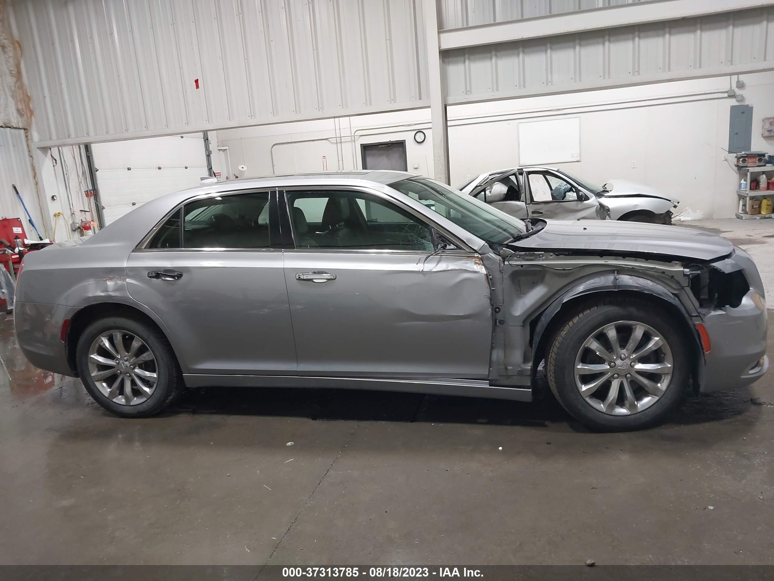 Photo 13 VIN: 2C3CCAKG2HH648262 - CHRYSLER 300 