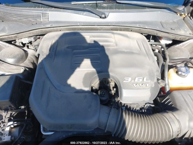 Photo 9 VIN: 2C3CCAKG2KH578043 - CHRYSLER 300 