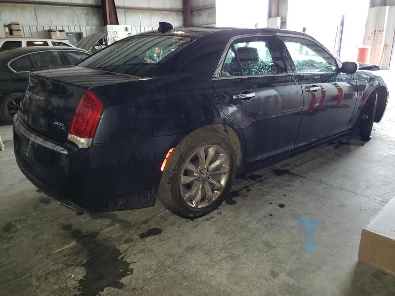 Photo 2 VIN: 2C3CCAKG3HH566766 - CHRYSLER 300 