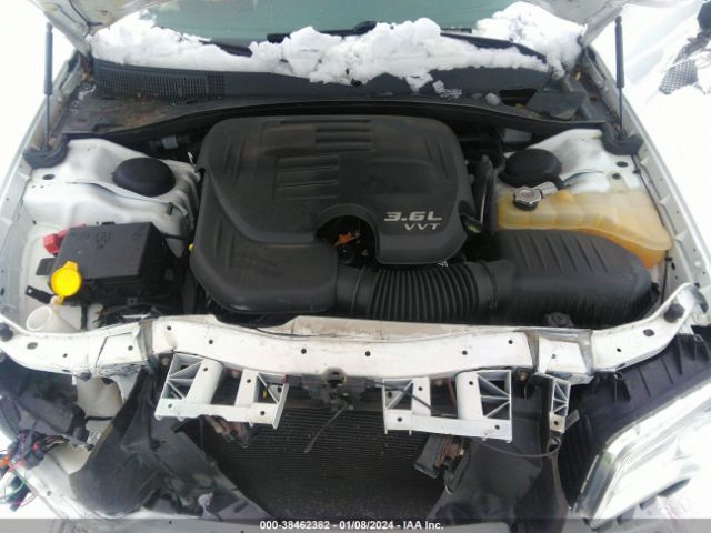 Photo 9 VIN: 2C3CCAKG3KH578147 - CHRYSLER 300 