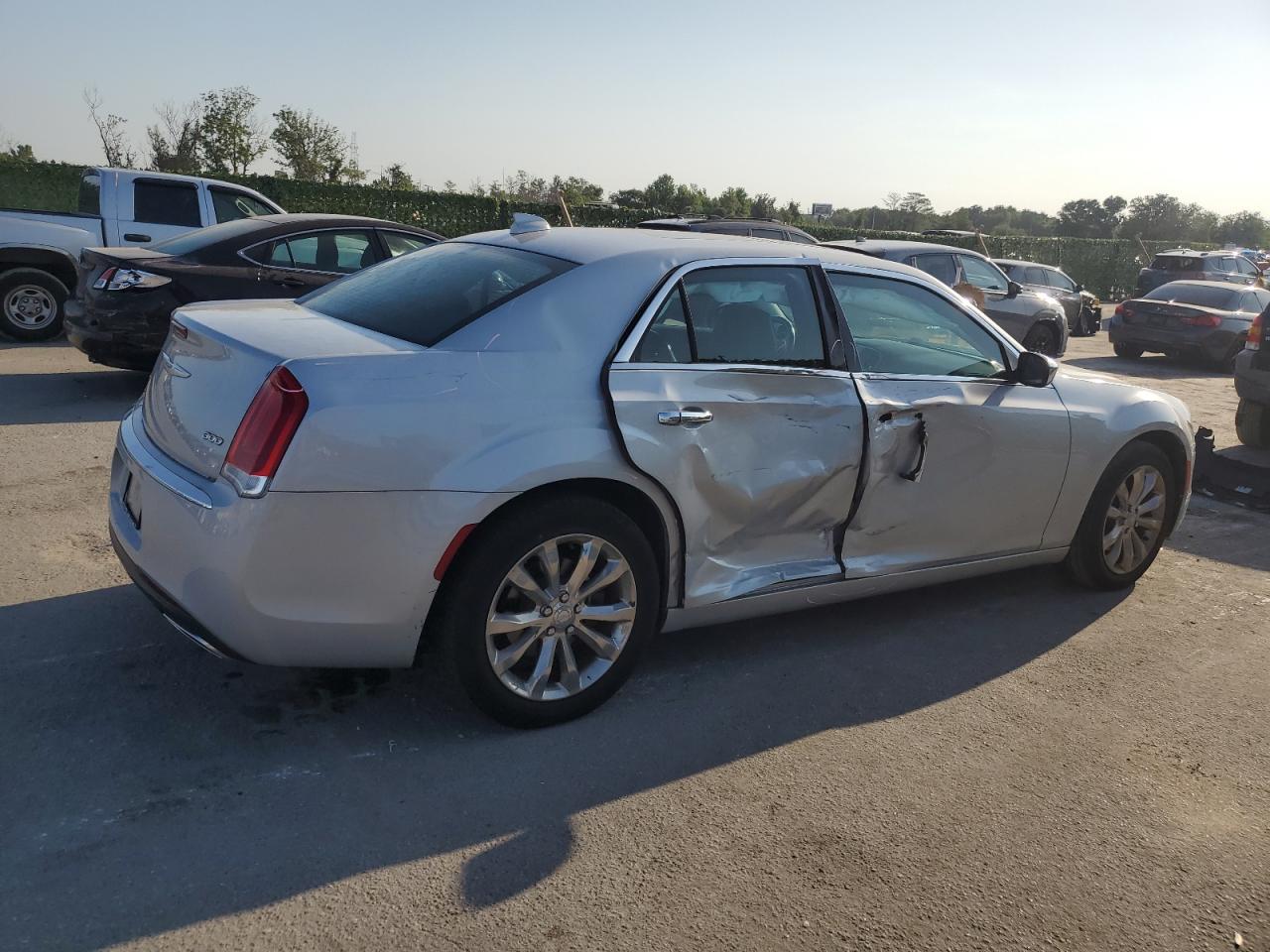 Photo 2 VIN: 2C3CCAKG3LH124546 - CHRYSLER 300 