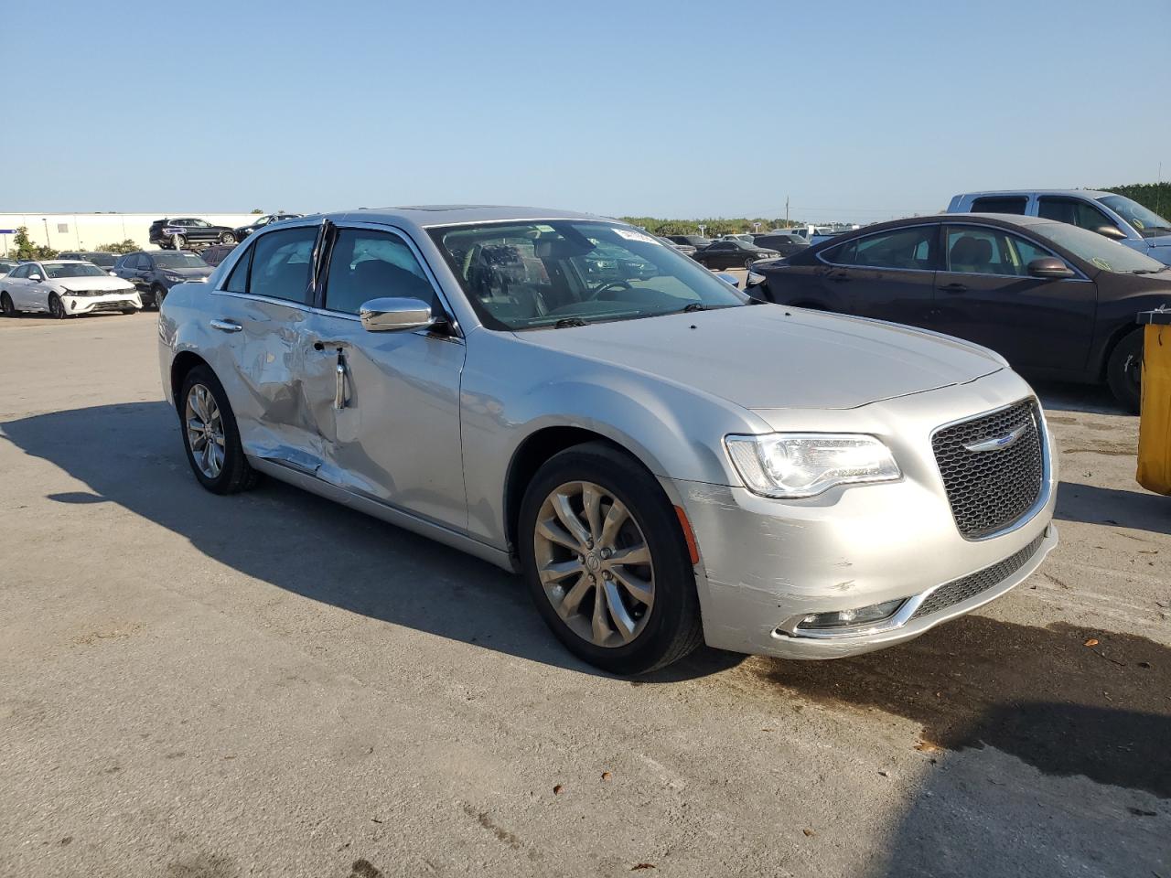 Photo 3 VIN: 2C3CCAKG3LH124546 - CHRYSLER 300 