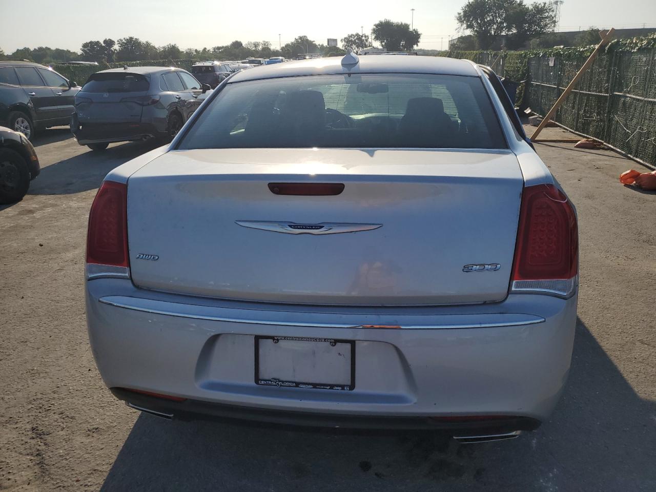 Photo 5 VIN: 2C3CCAKG3LH124546 - CHRYSLER 300 