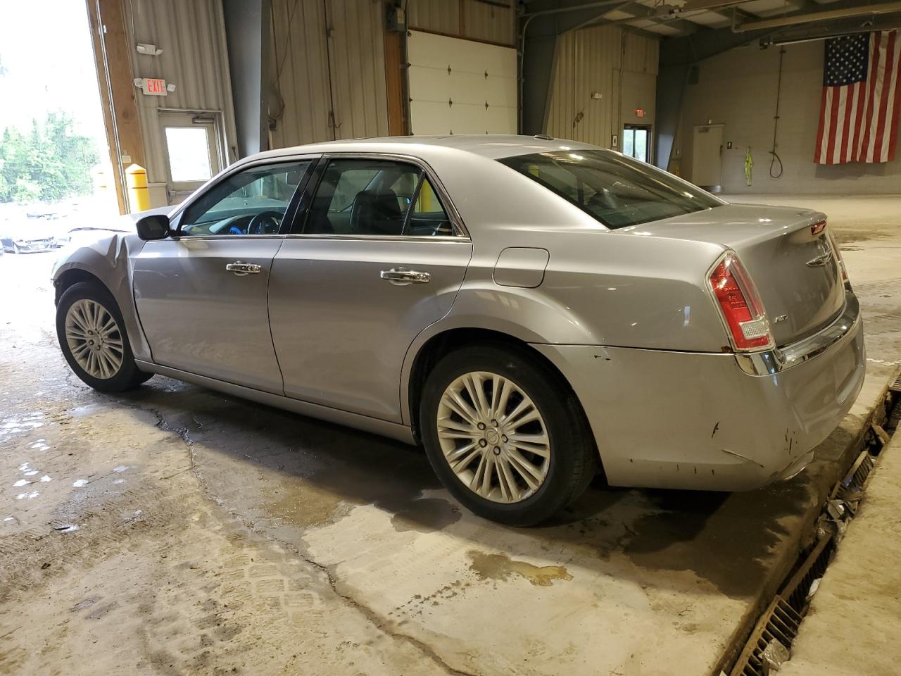 Photo 1 VIN: 2C3CCAKG4EH273275 - CHRYSLER 300 