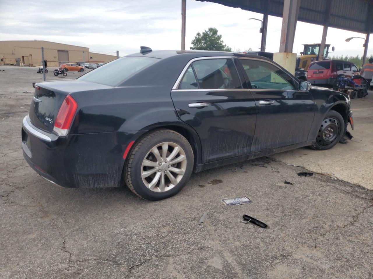 Photo 2 VIN: 2C3CCAKG4HH582779 - CHRYSLER 300 