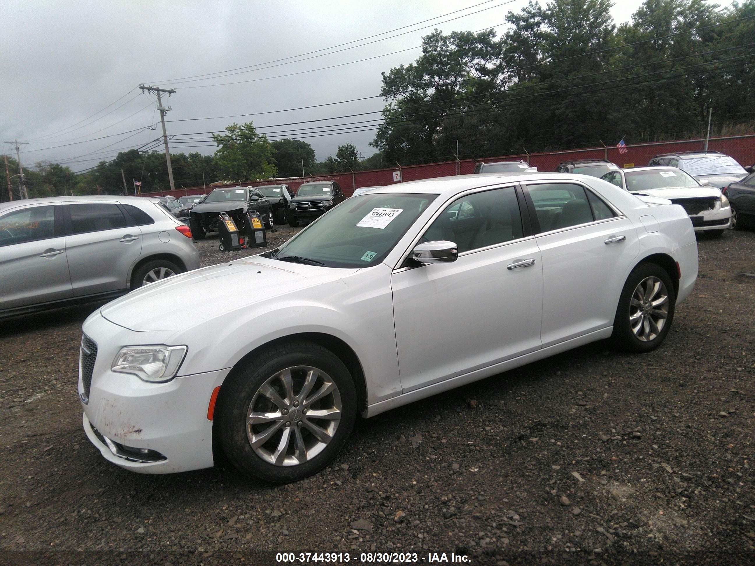 Photo 1 VIN: 2C3CCAKG4JH160386 - CHRYSLER 300 