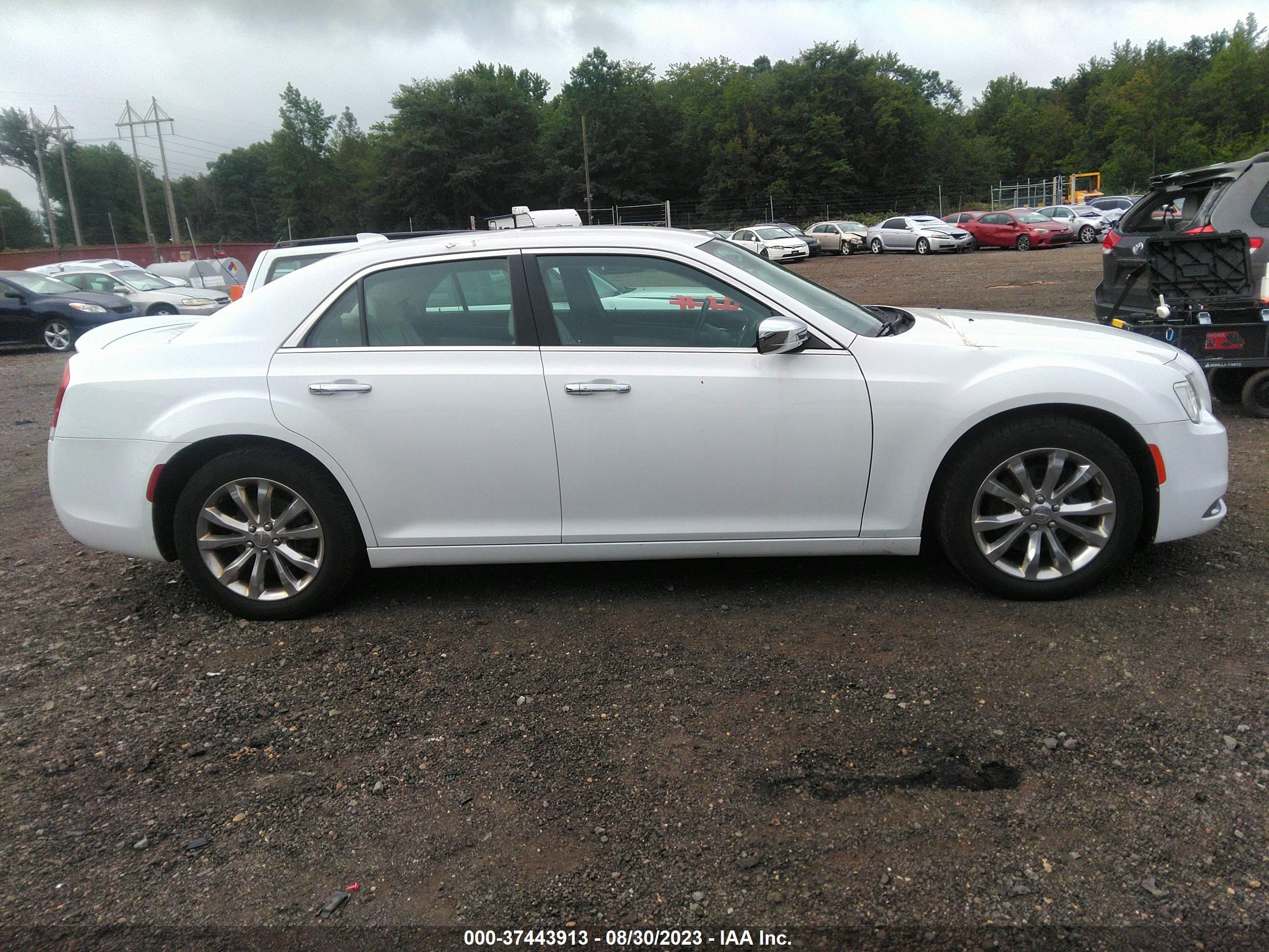 Photo 12 VIN: 2C3CCAKG4JH160386 - CHRYSLER 300 