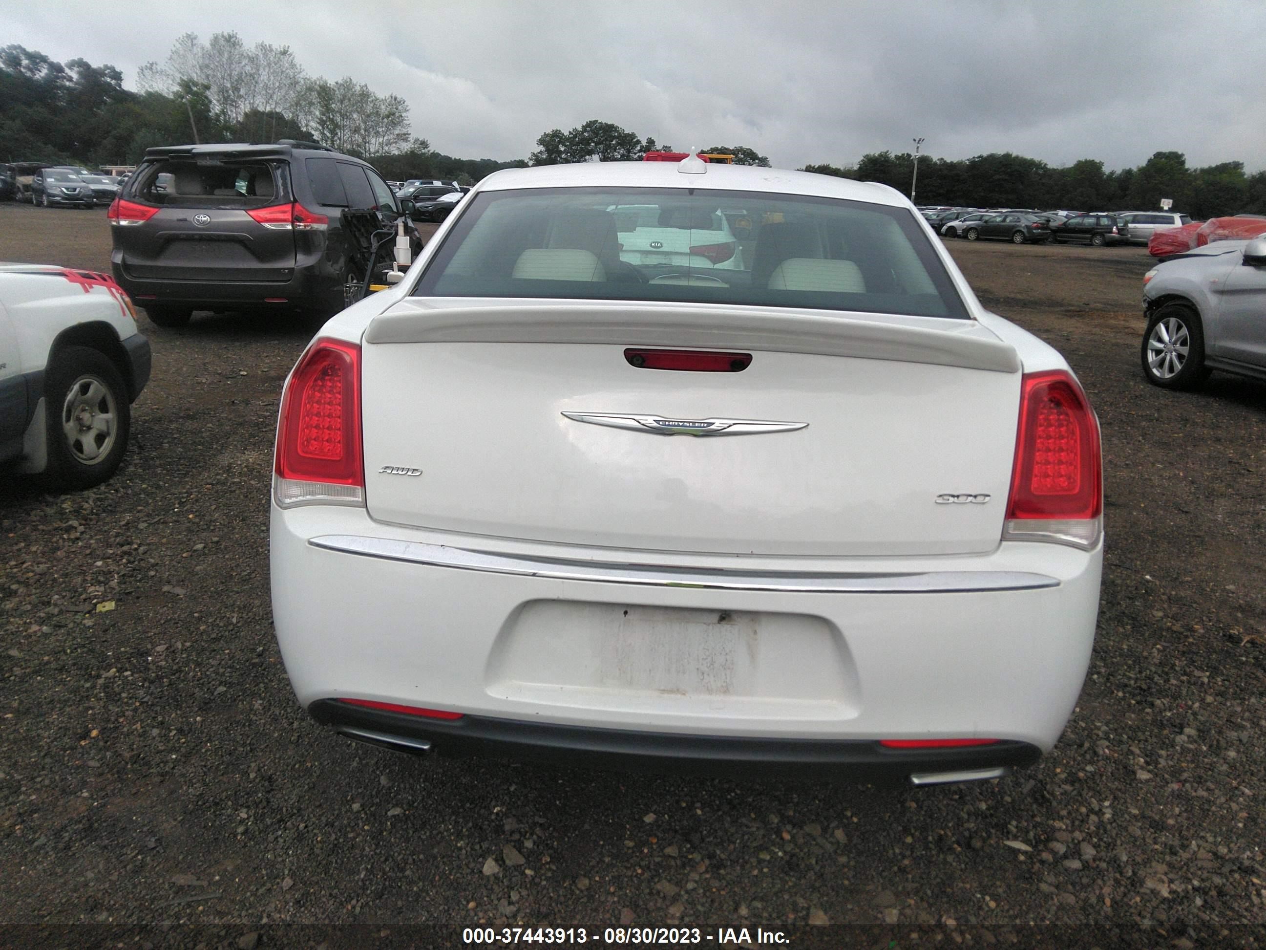 Photo 15 VIN: 2C3CCAKG4JH160386 - CHRYSLER 300 