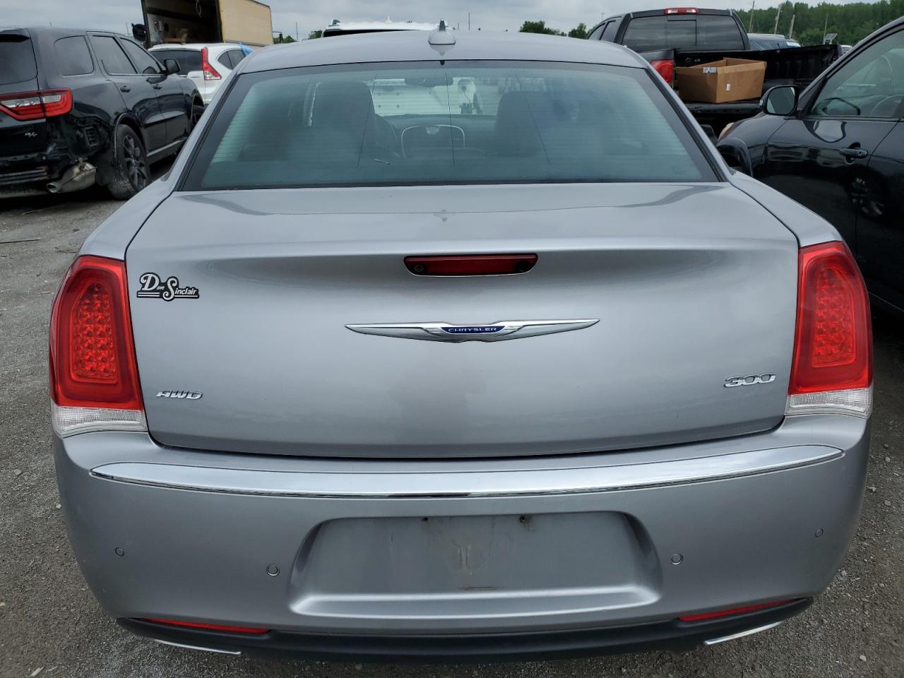 Photo 5 VIN: 2C3CCAKG5JH268161 - CHRYSLER 300 