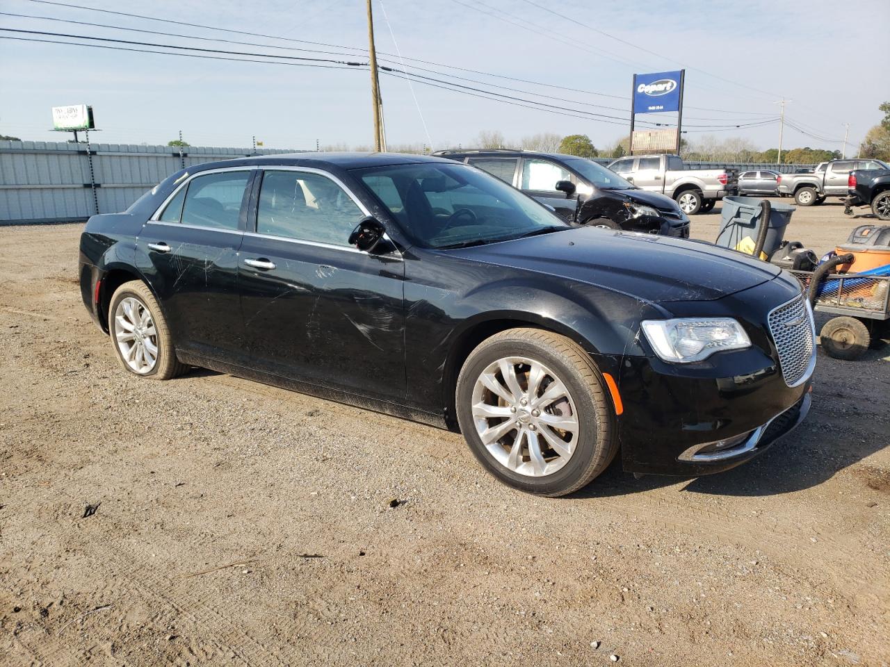 Photo 3 VIN: 2C3CCAKG7JH235808 - CHRYSLER 300 