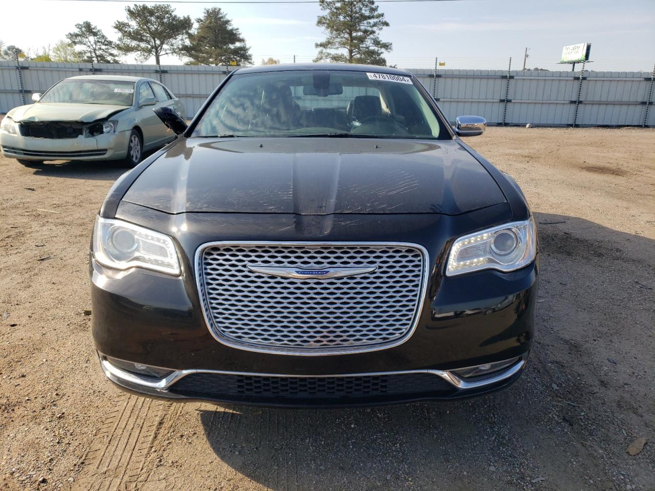 Photo 4 VIN: 2C3CCAKG7JH235808 - CHRYSLER 300 