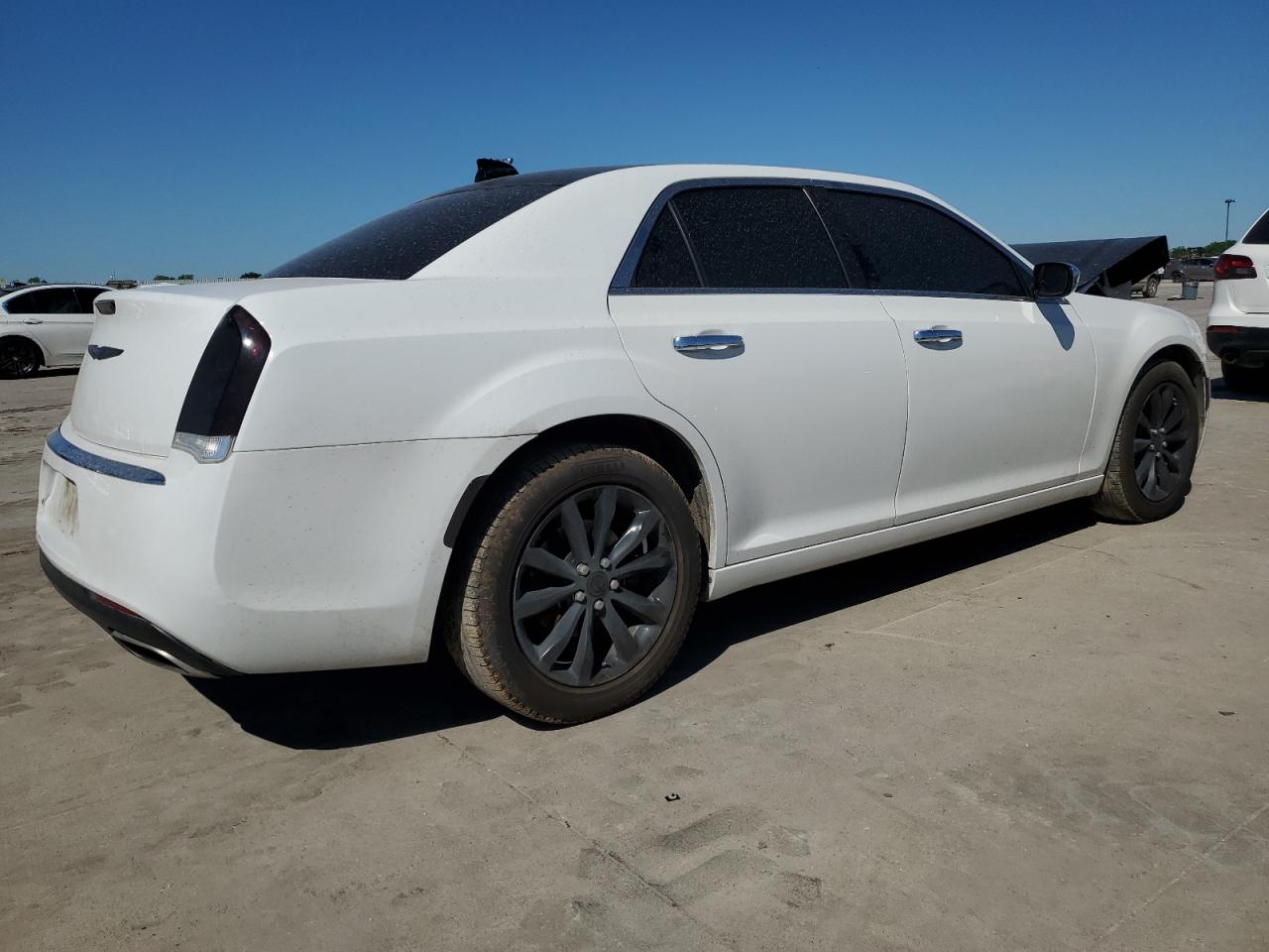 Photo 2 VIN: 2C3CCAKG9KH634463 - CHRYSLER 300 