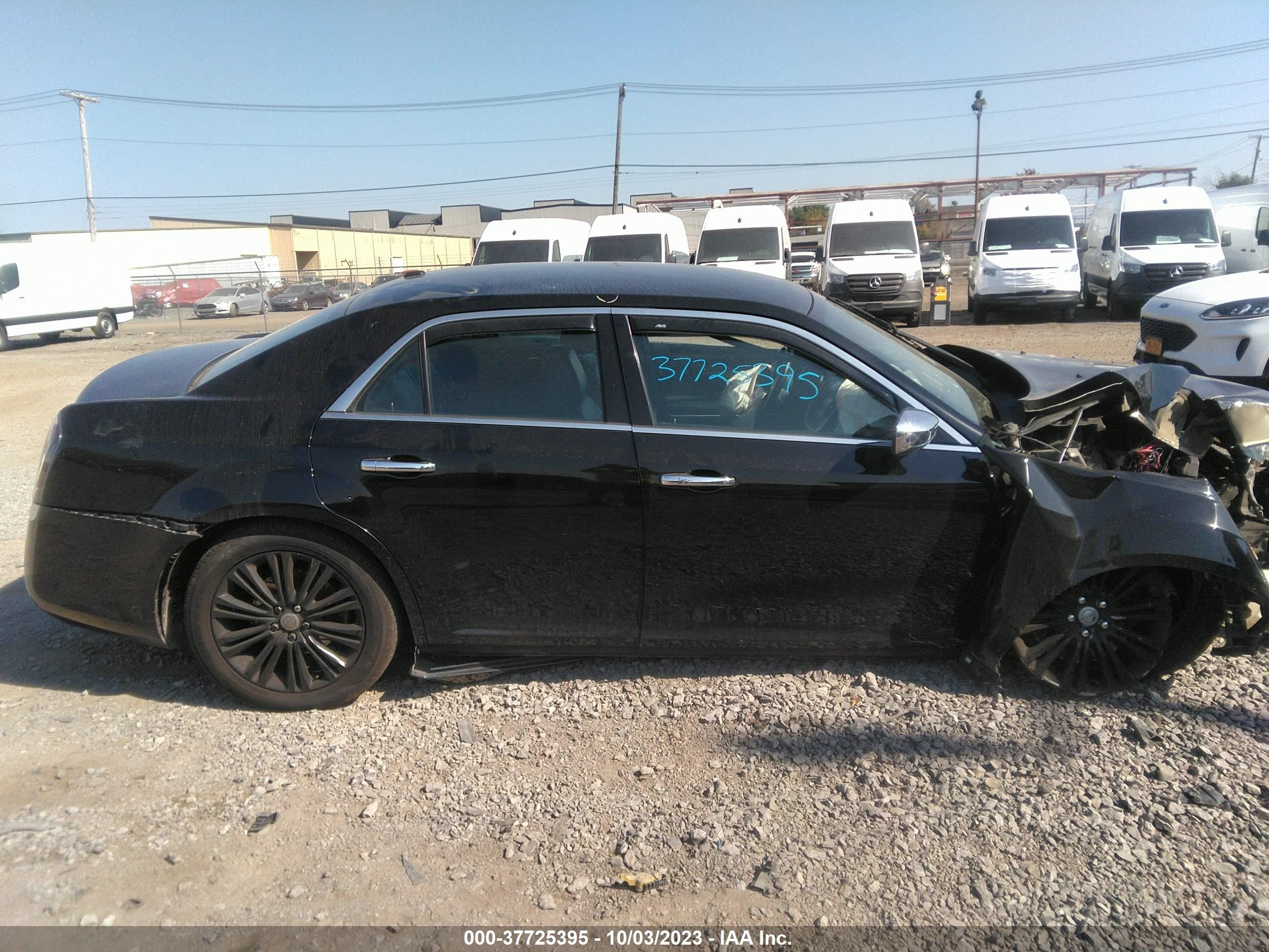 Photo 13 VIN: 2C3CCAKT1EH128580 - CHRYSLER 300 