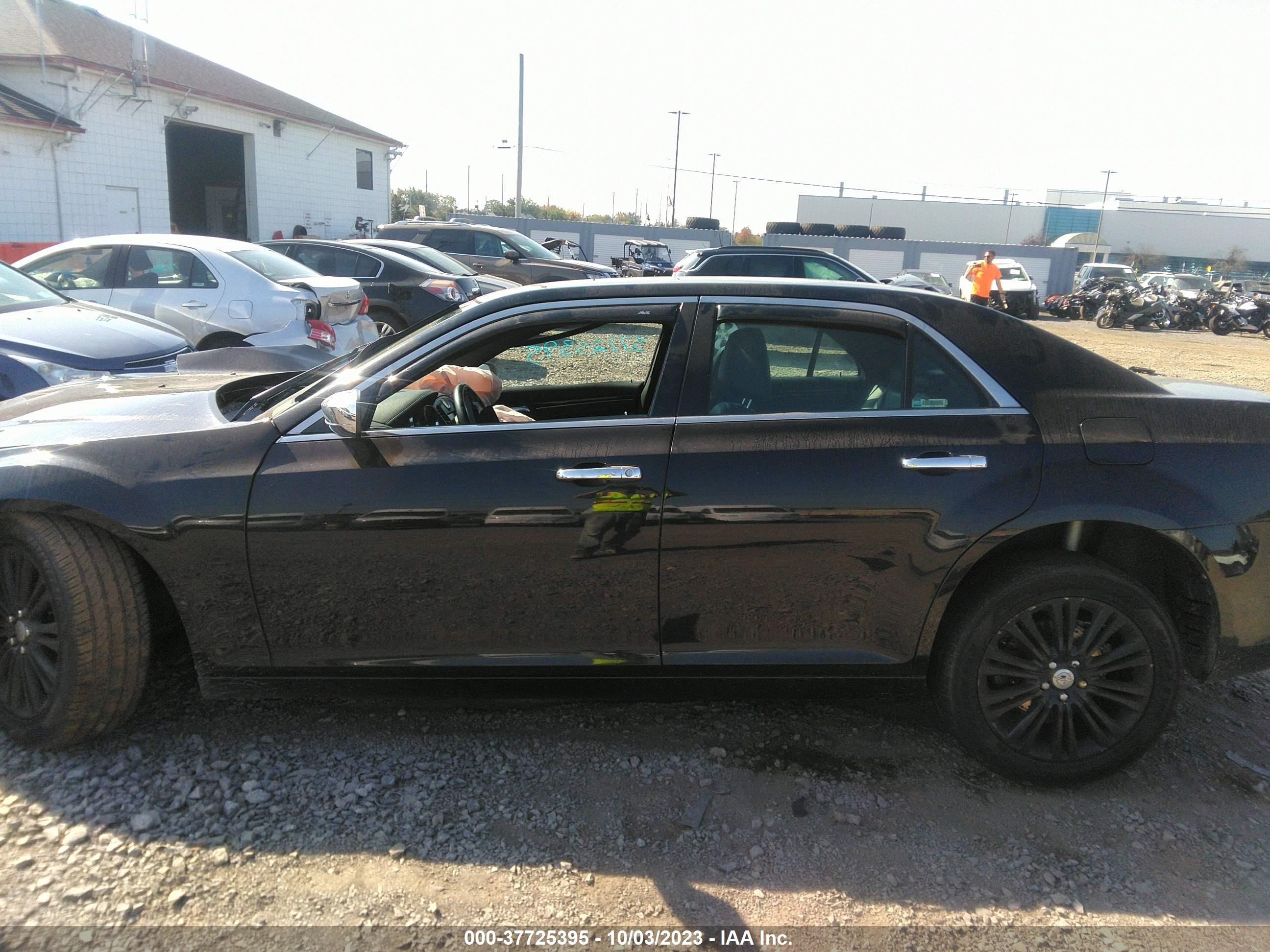 Photo 14 VIN: 2C3CCAKT1EH128580 - CHRYSLER 300 