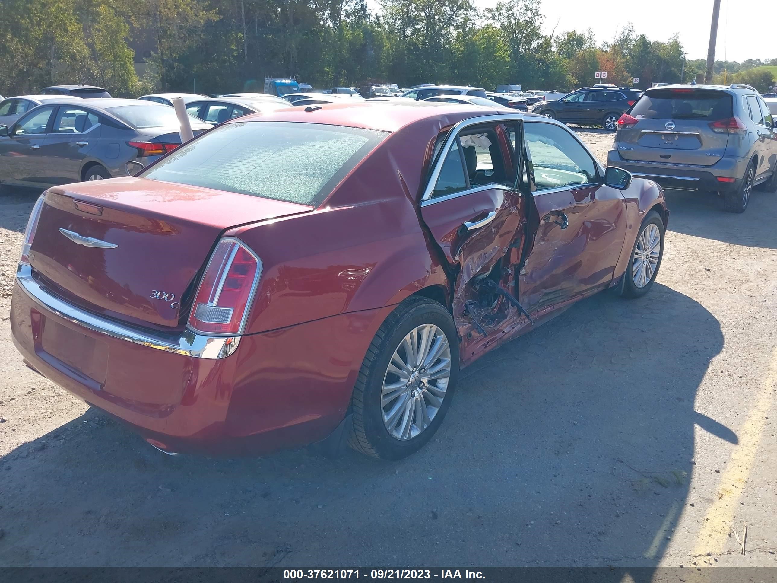 Photo 3 VIN: 2C3CCAKT4CH143510 - CHRYSLER 300 