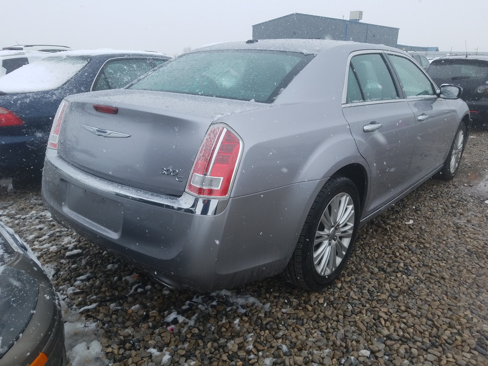 Photo 3 VIN: 2C3CCAKT5EH109322 - CHRYSLER 300C 