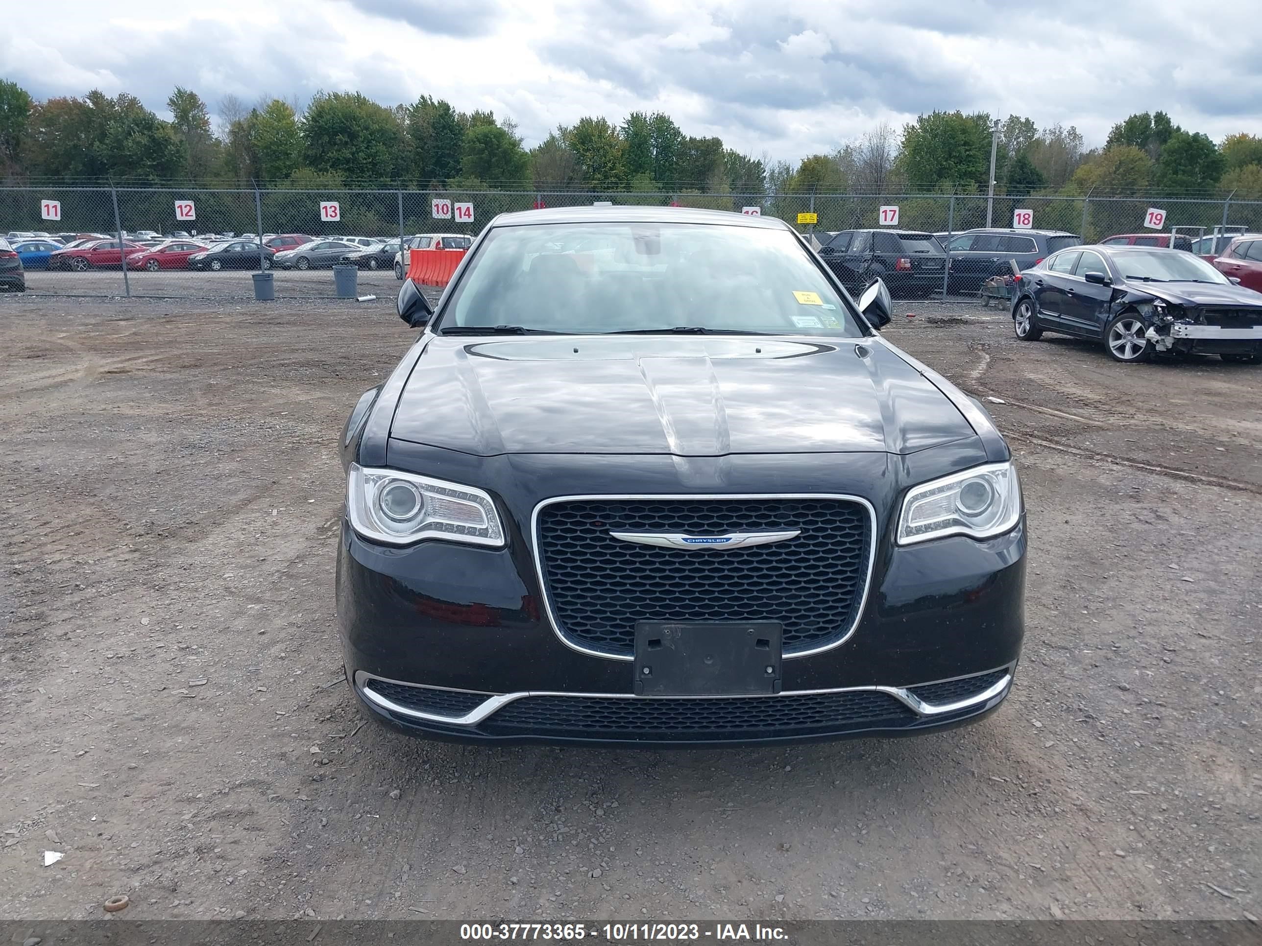 Photo 11 VIN: 2C3CCARG0NH210096 - CHRYSLER 300 