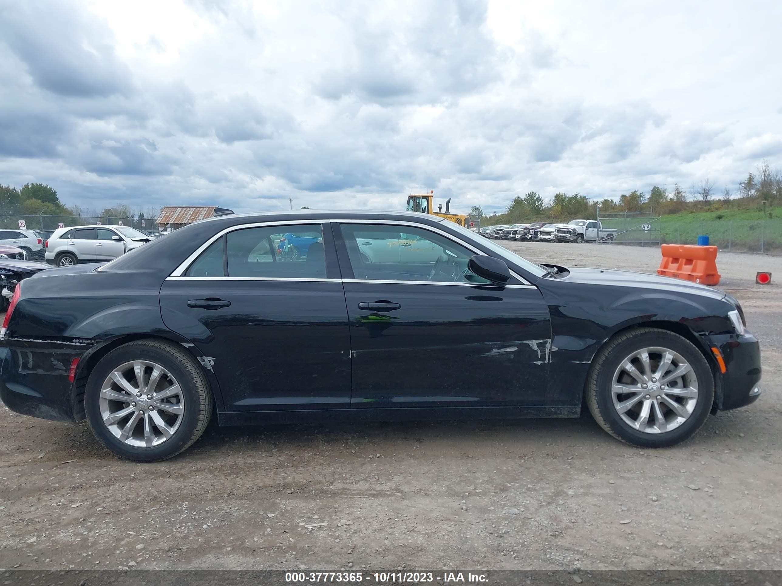 Photo 12 VIN: 2C3CCARG0NH210096 - CHRYSLER 300 