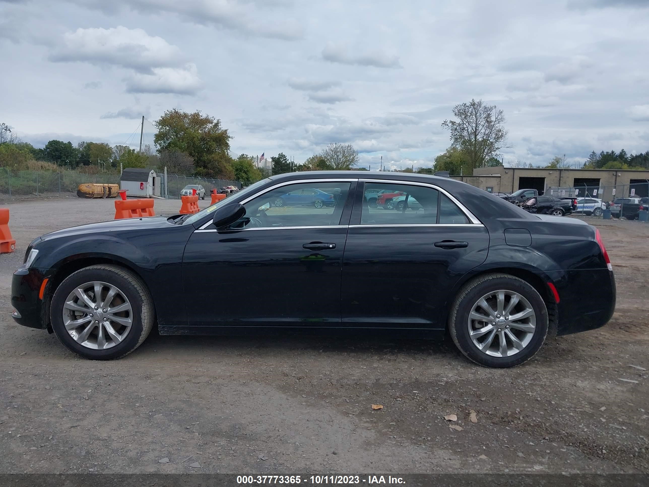 Photo 13 VIN: 2C3CCARG0NH210096 - CHRYSLER 300 