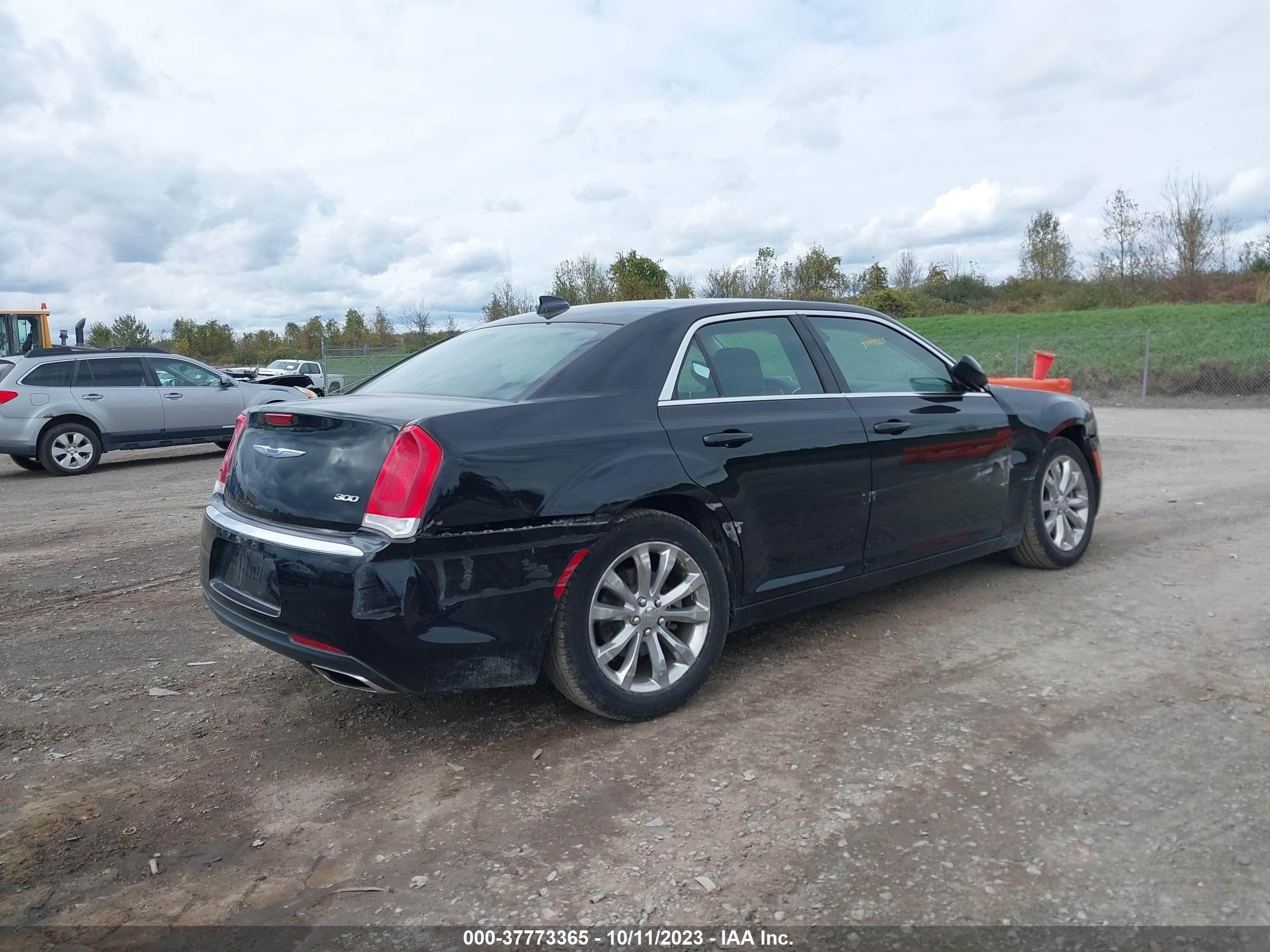 Photo 3 VIN: 2C3CCARG0NH210096 - CHRYSLER 300 