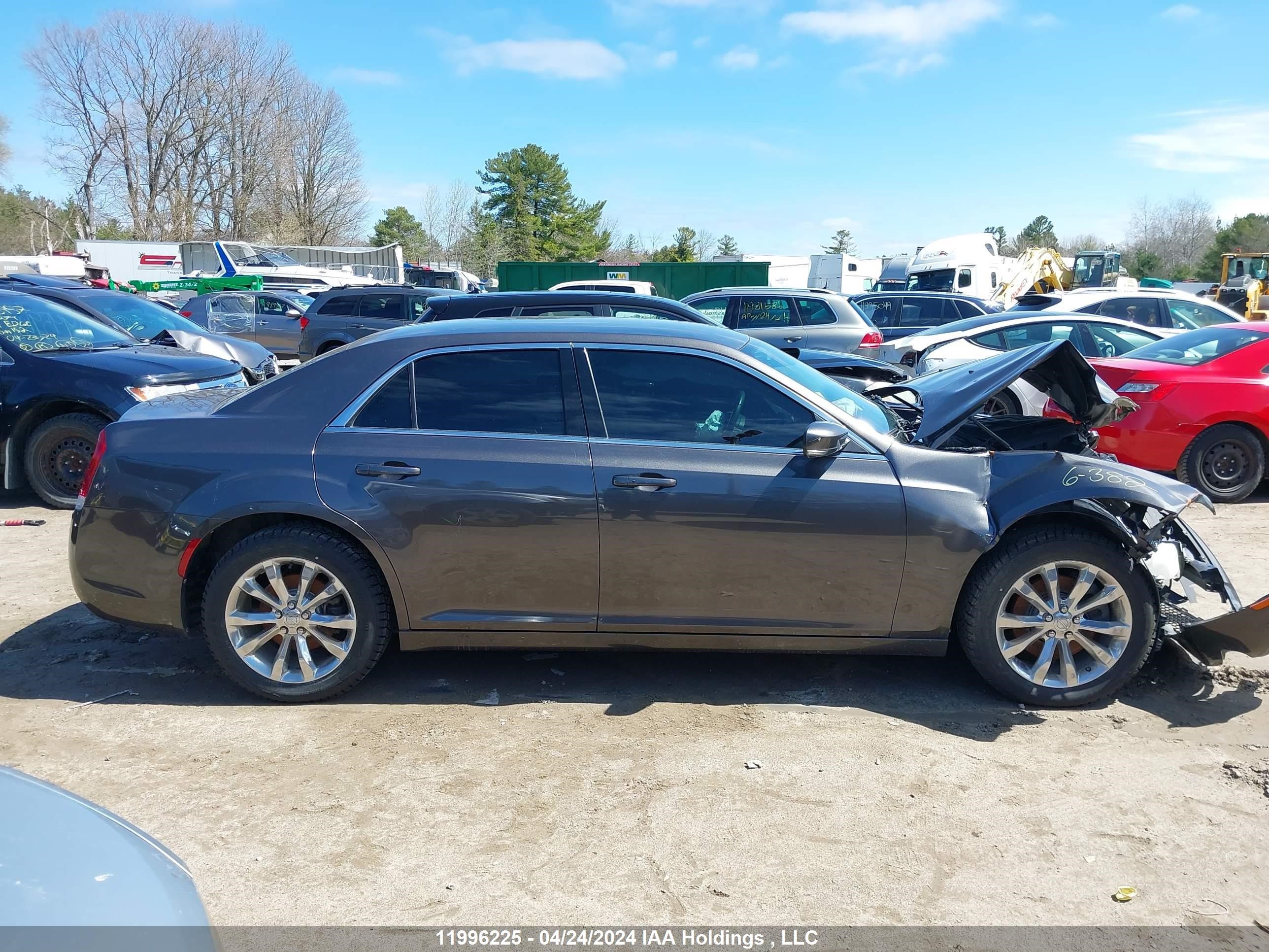 Photo 13 VIN: 2C3CCARG1LH173735 - CHRYSLER 300 