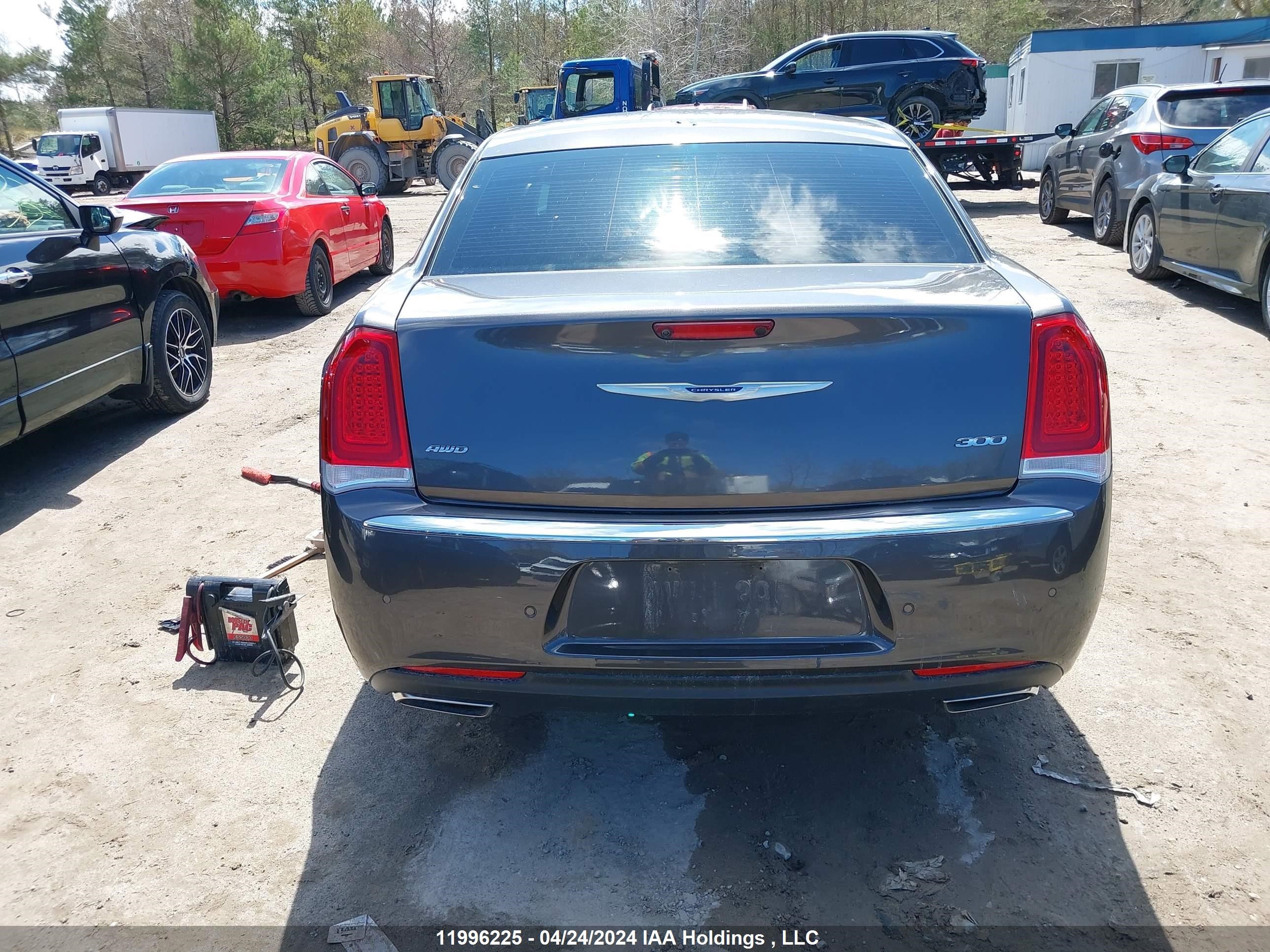 Photo 16 VIN: 2C3CCARG1LH173735 - CHRYSLER 300 