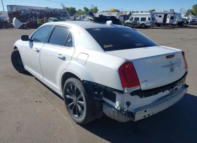 Photo 2 VIN: 2C3CCARG2FH810877 - CHRYSLER 300 