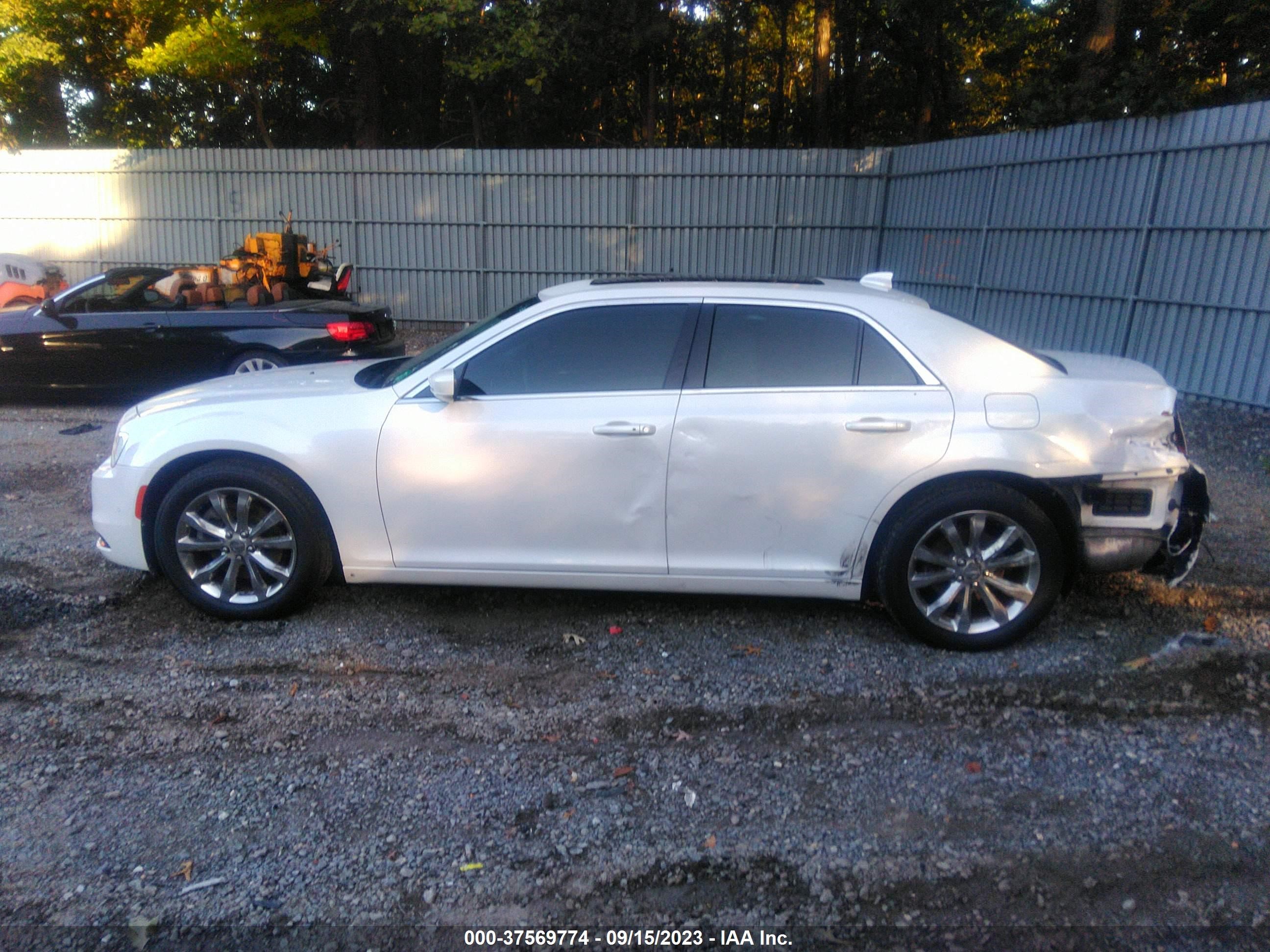 Photo 13 VIN: 2C3CCARG2GH142306 - CHRYSLER 300 