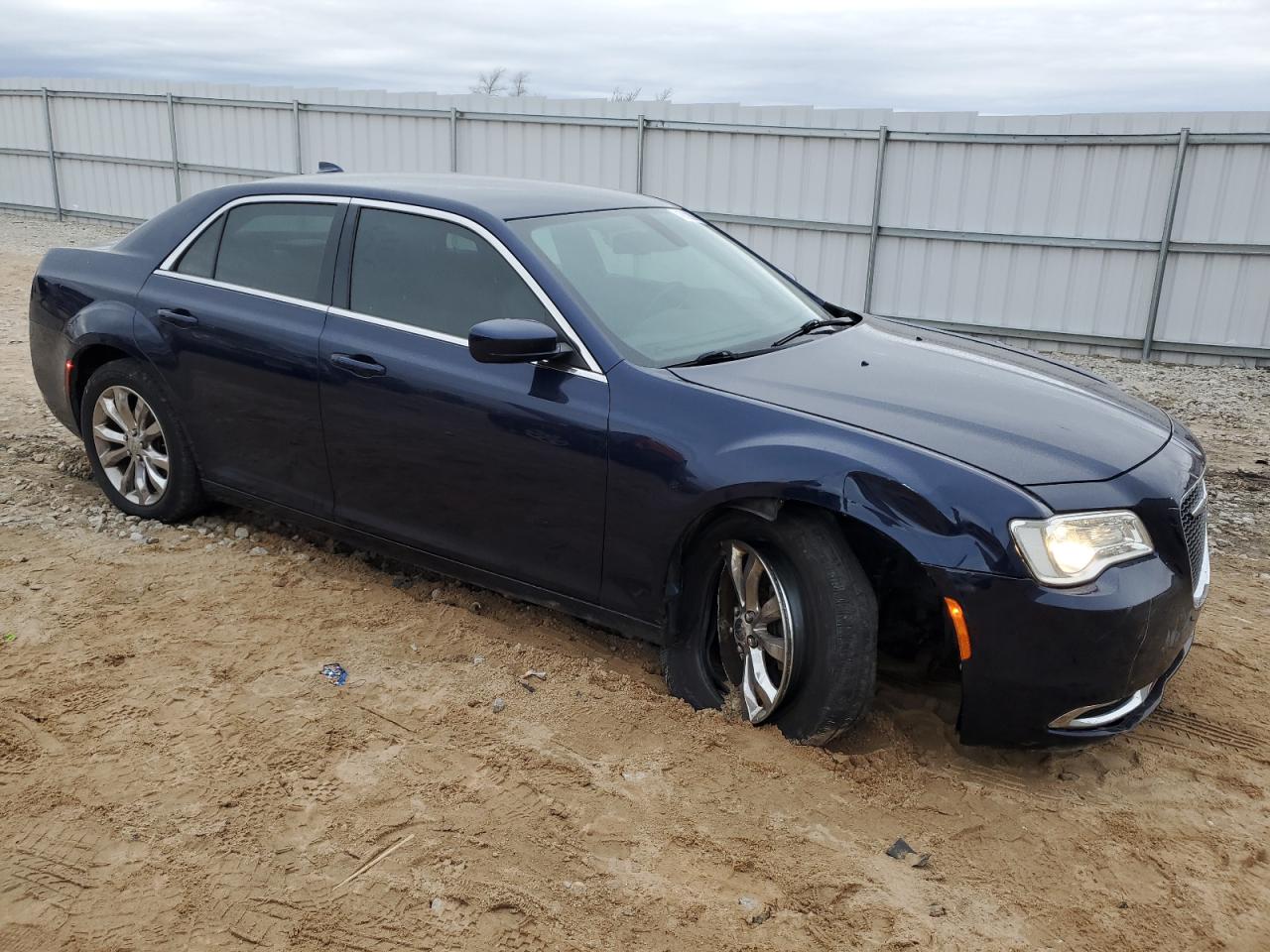 Photo 3 VIN: 2C3CCARG3FH773063 - CHRYSLER 300 