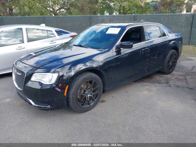 Photo 1 VIN: 2C3CCARG3JH257956 - CHRYSLER 300 