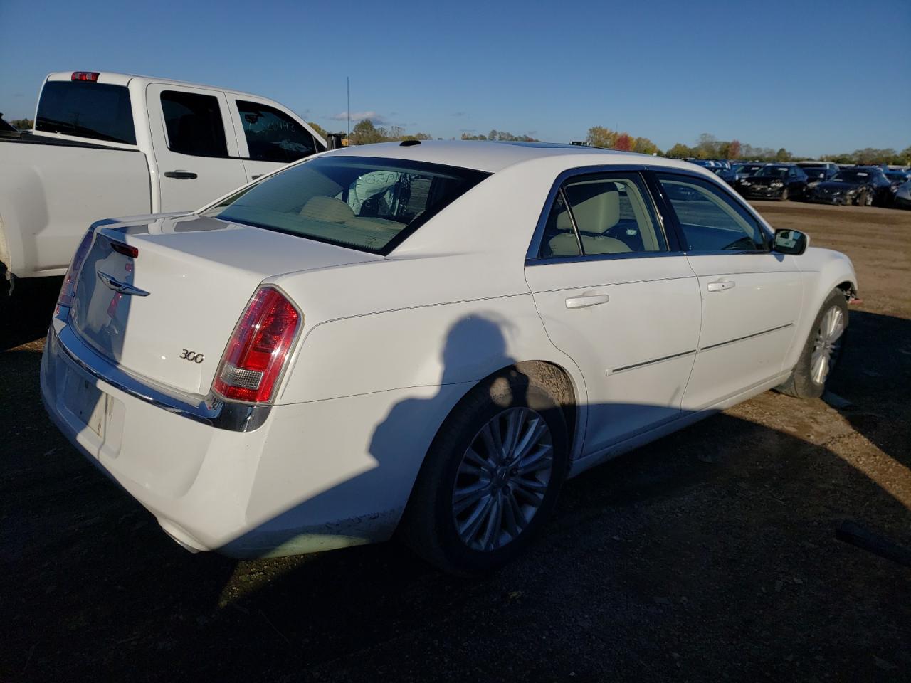 Photo 2 VIN: 2C3CCARG6DH513818 - CHRYSLER 300 