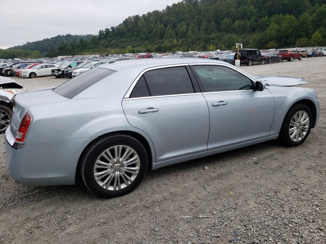 Photo 2 VIN: 2C3CCARG7DH745747 - CHRYSLER 300 