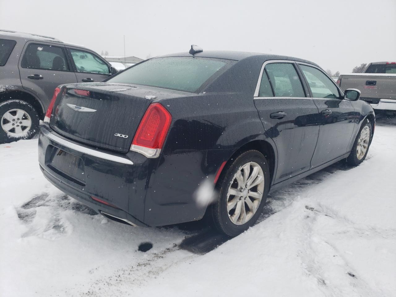 Photo 2 VIN: 2C3CCARG7HH632189 - CHRYSLER 300 