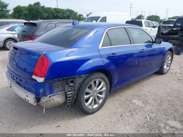 Photo 3 VIN: 2C3CCARGXJH315769 - CHRYSLER 300 