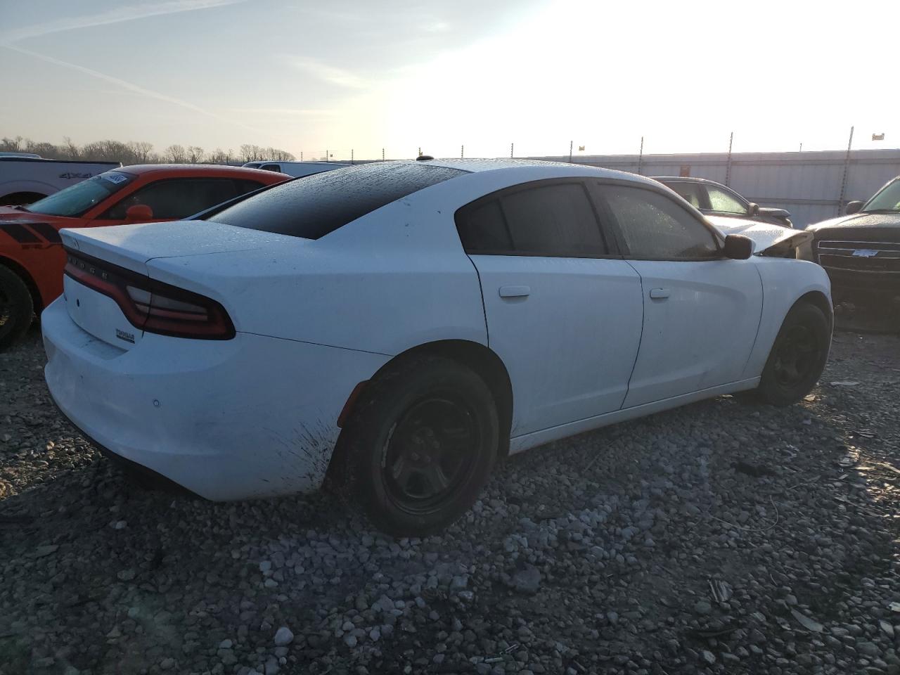 Photo 2 VIN: 2C3CDXAG8JH176916 - DODGE CHARGER 