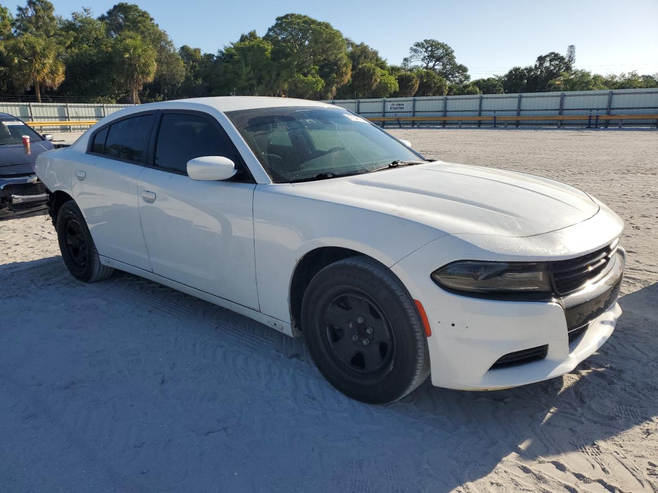 Photo 3 VIN: 2C3CDXAG9KH753437 - DODGE CHARGER 