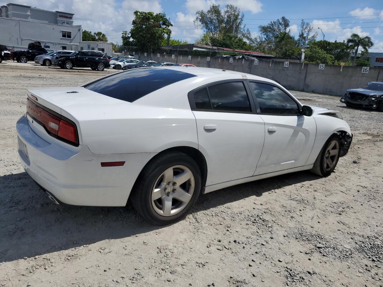 Photo 2 VIN: 2C3CDXAT0DH706894 - DODGE CHARGER 