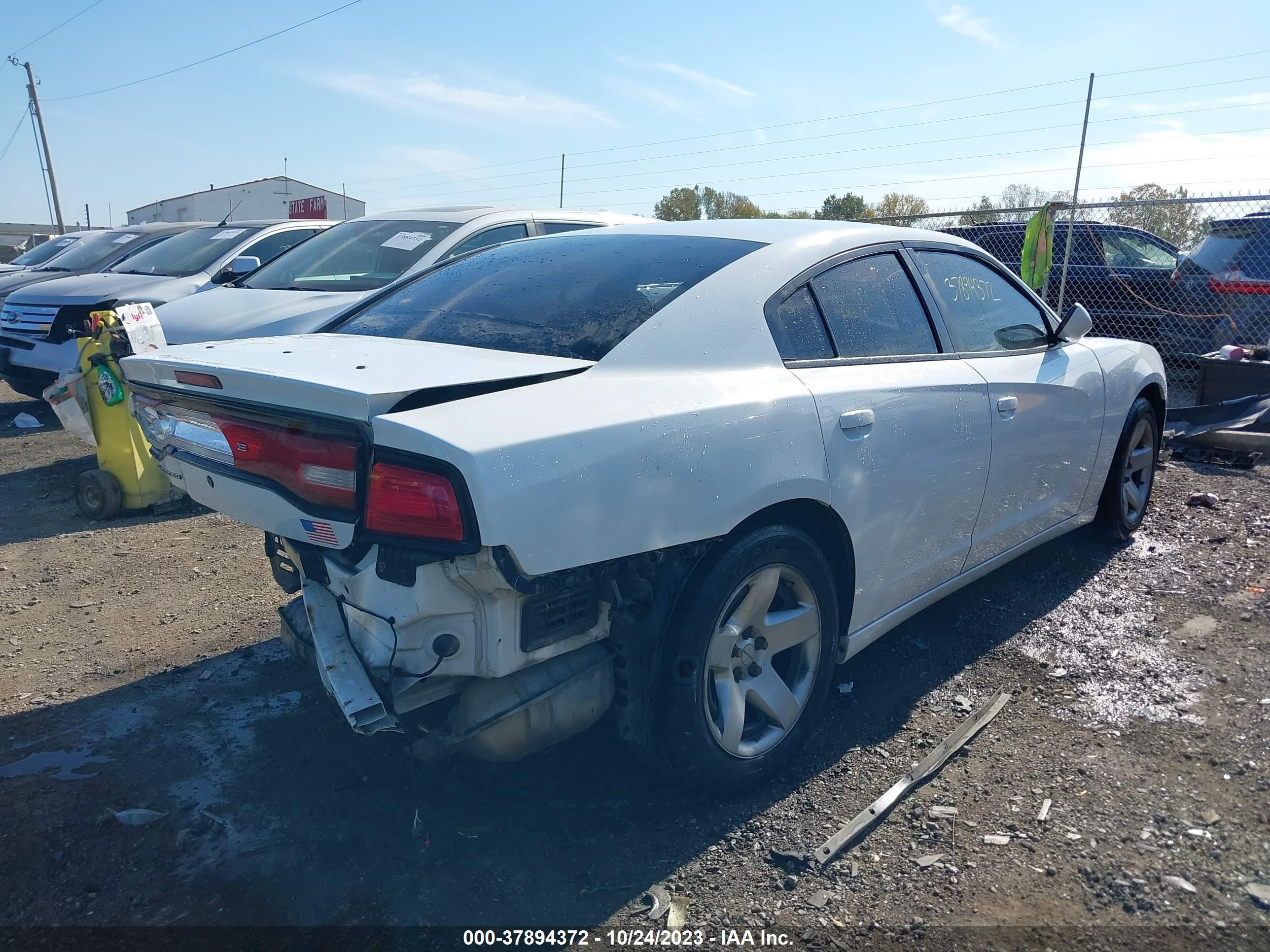 Photo 3 VIN: 2C3CDXAT3DH523537 - DODGE CHARGER 