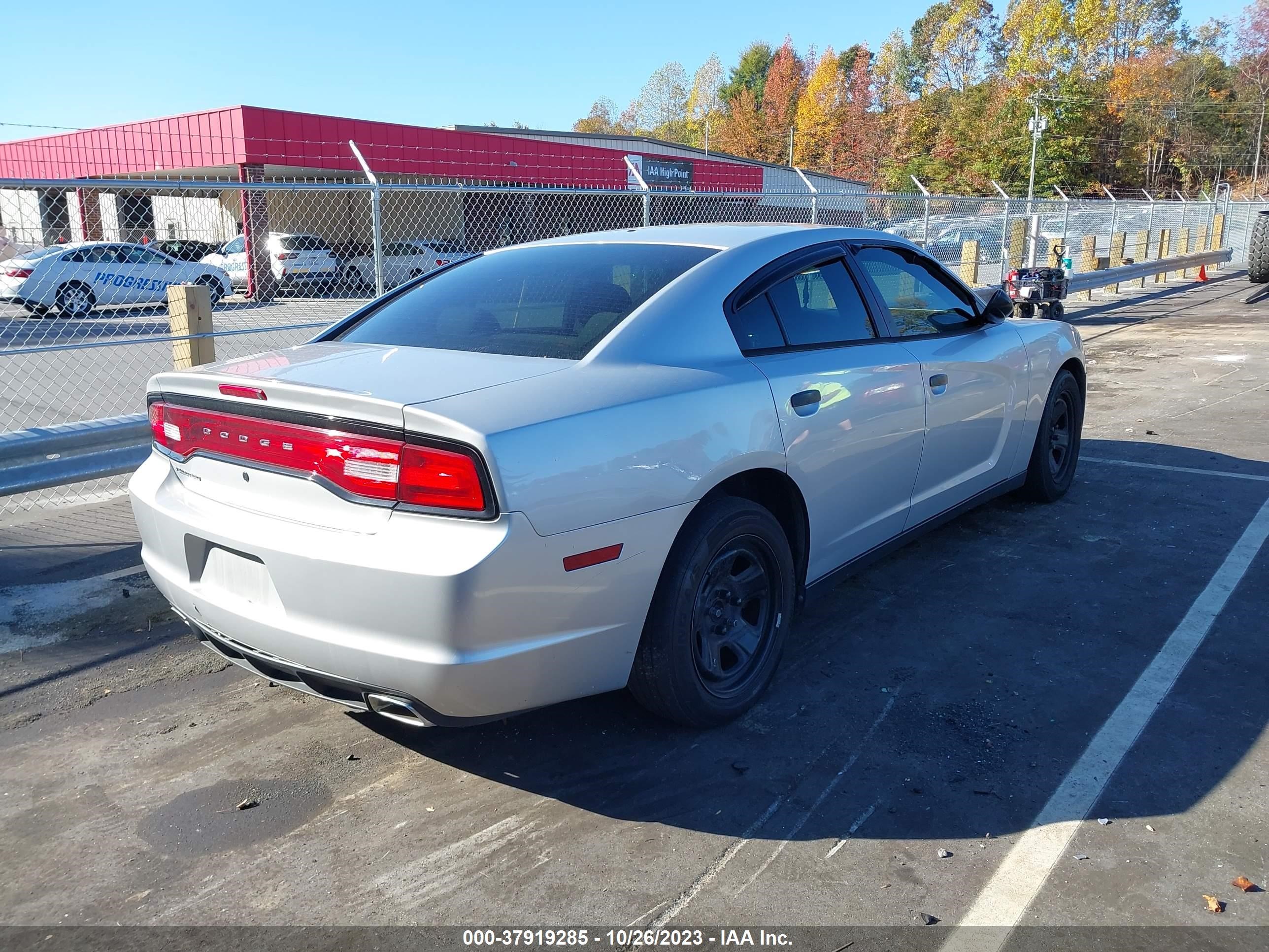 Photo 3 VIN: 2C3CDXAT3DH642611 - DODGE CHARGER 