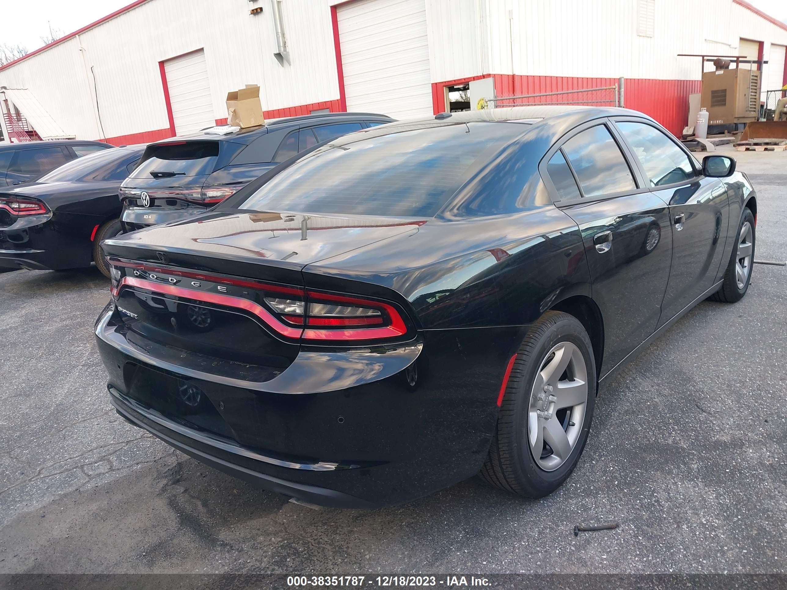 Photo 3 VIN: 2C3CDXAT4PH678313 - DODGE CHARGER 