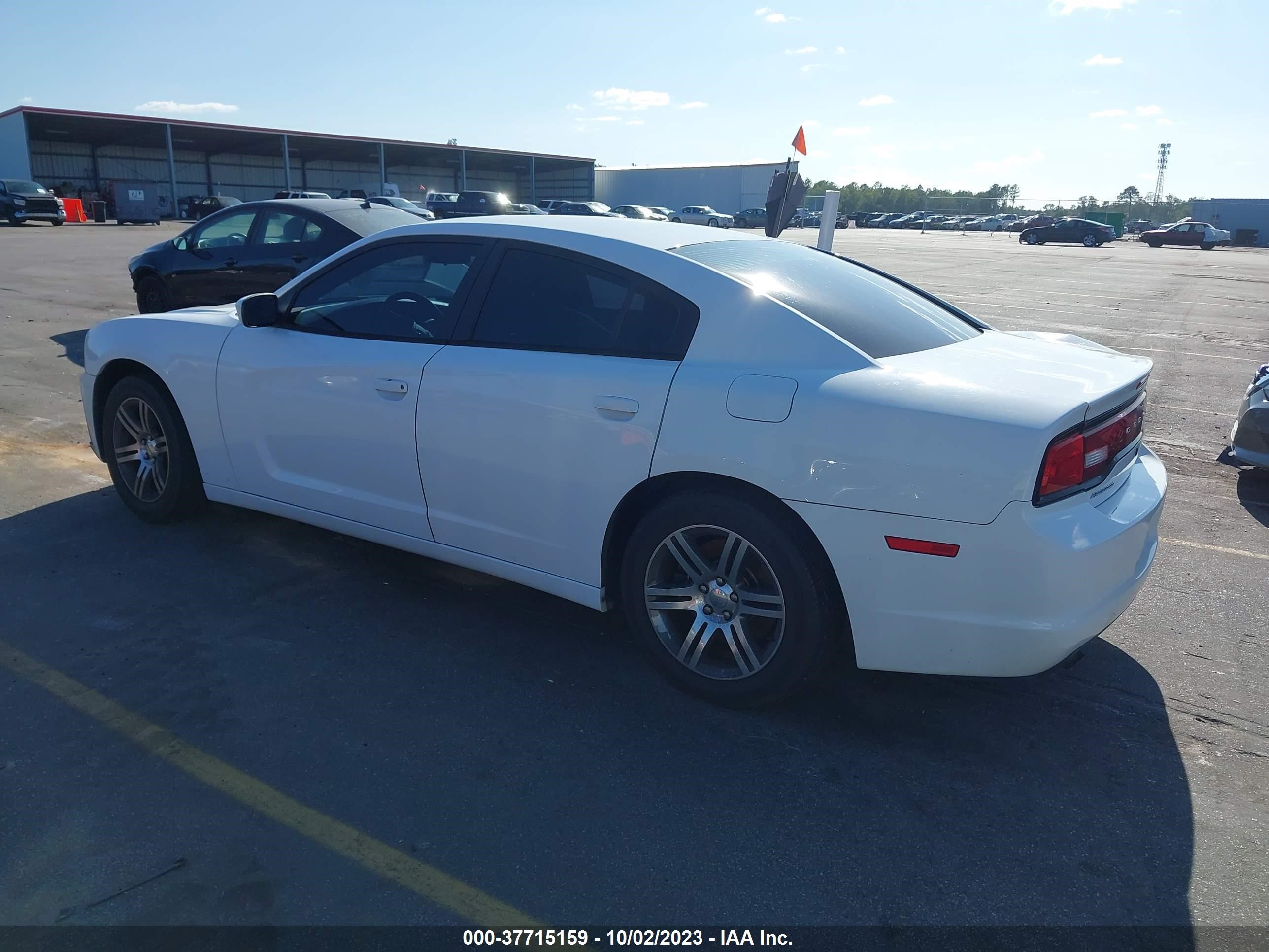 Photo 2 VIN: 2C3CDXAT6EH121335 - DODGE CHARGER 