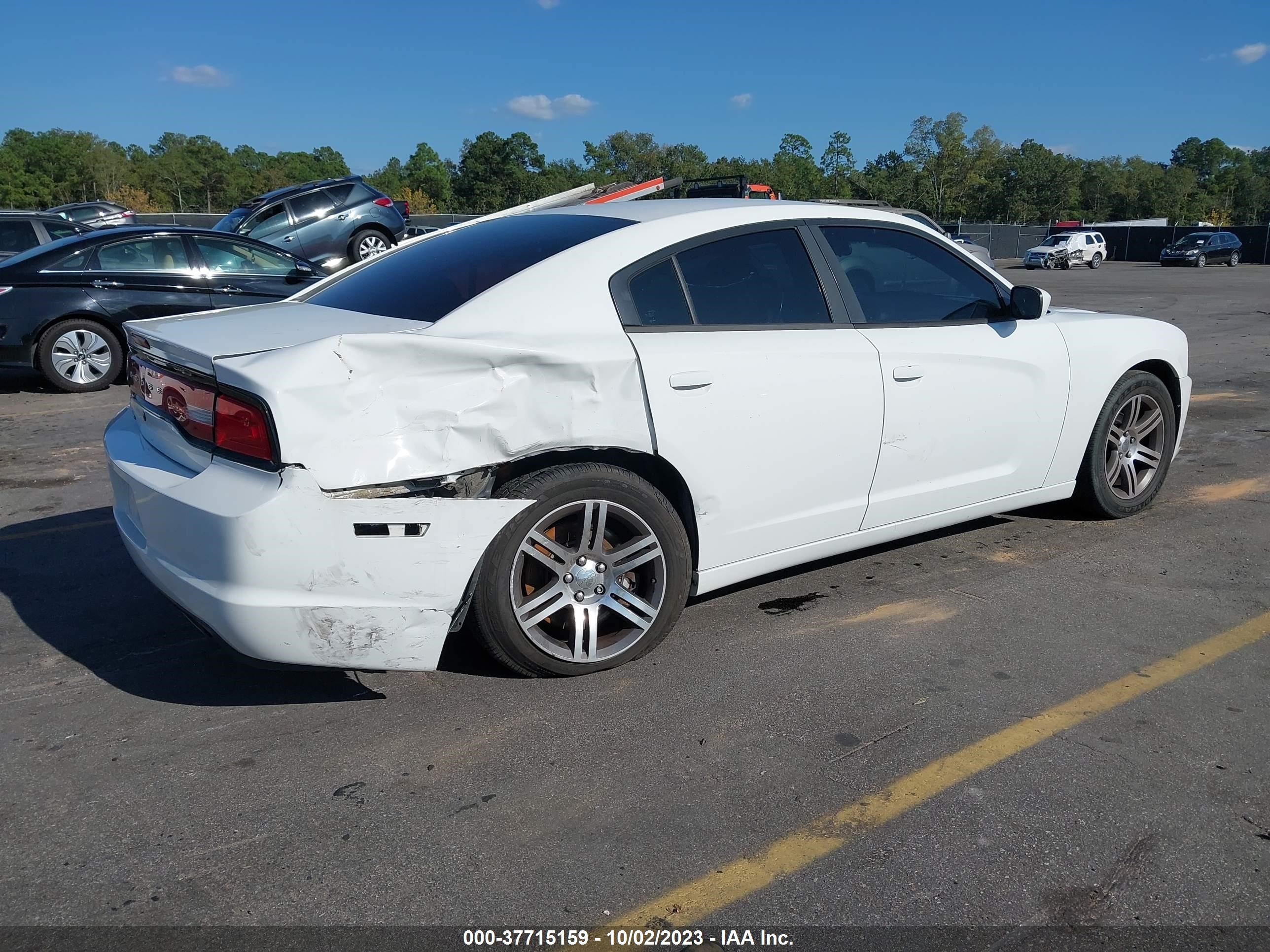 Photo 3 VIN: 2C3CDXAT6EH121335 - DODGE CHARGER 