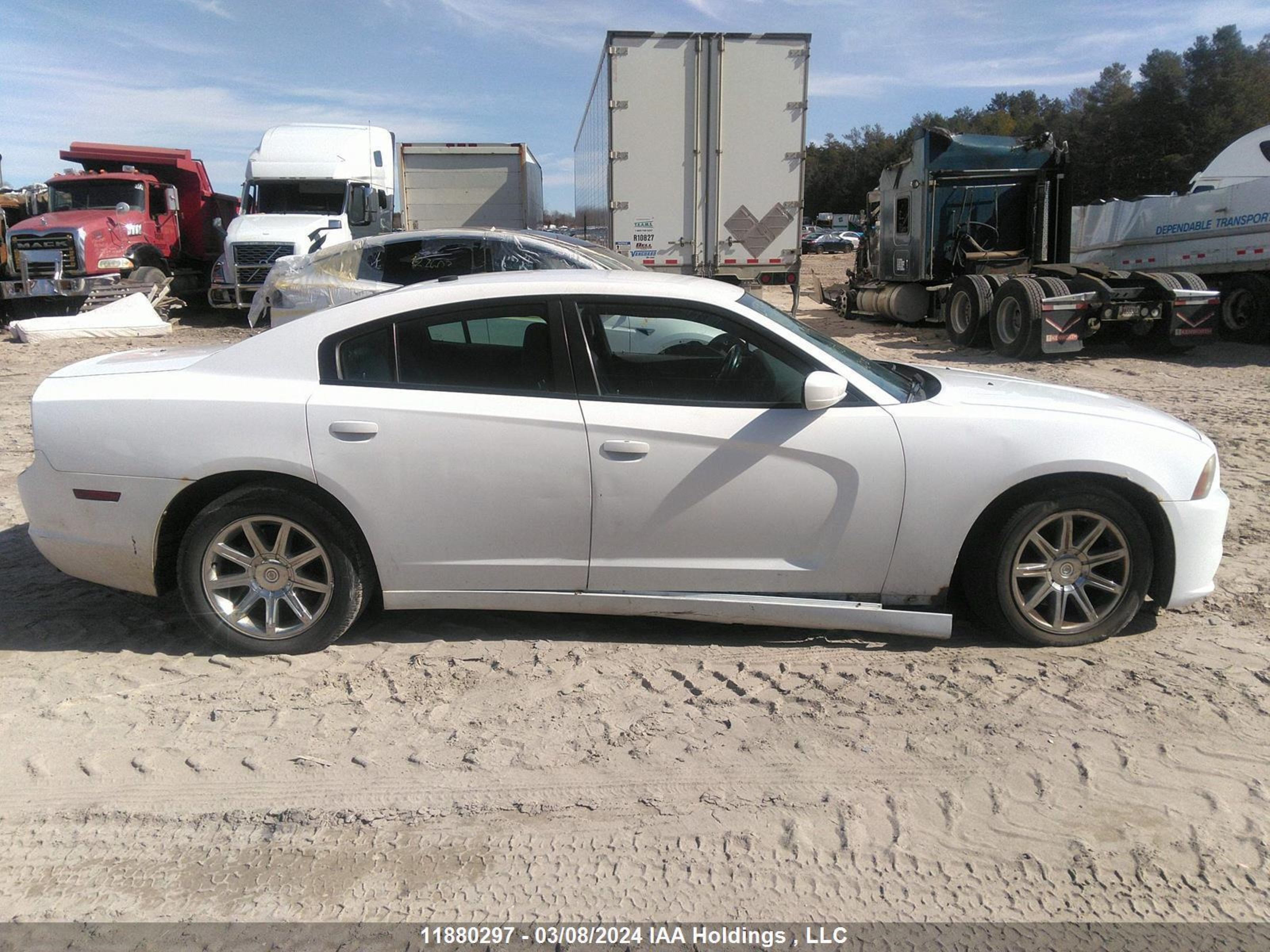 Photo 12 VIN: 2C3CDXAT7DH593655 - DODGE CHARGER 