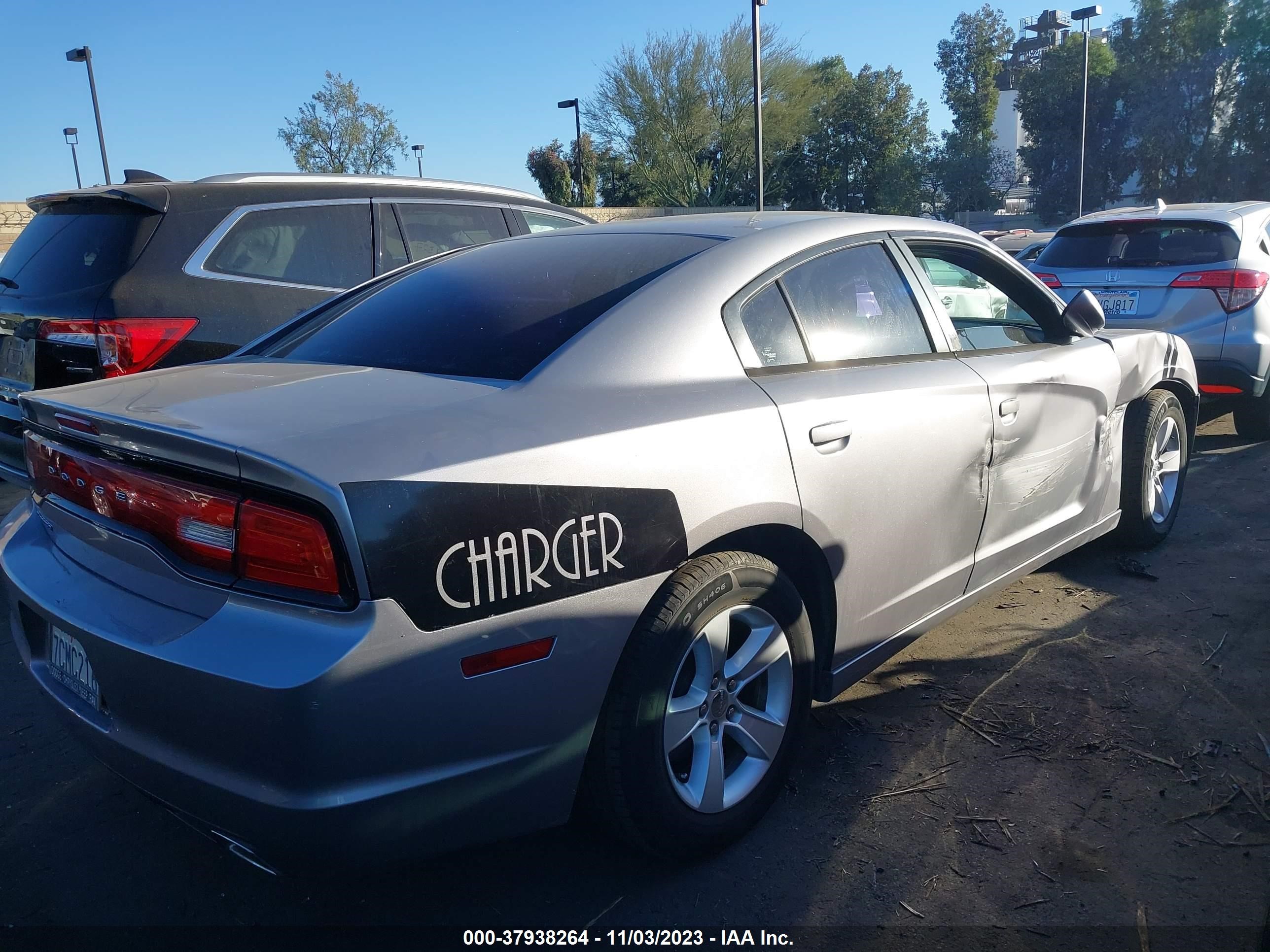 Photo 3 VIN: 2C3CDXBG0EH131330 - DODGE CHARGER 