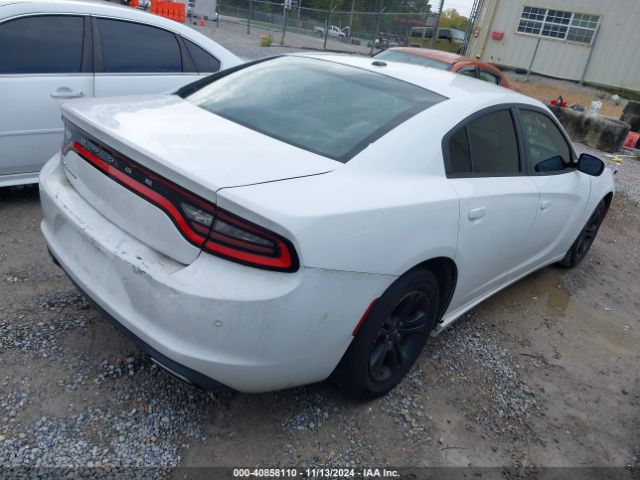 Photo 3 VIN: 2C3CDXBG0FH768123 - DODGE CHARGER 