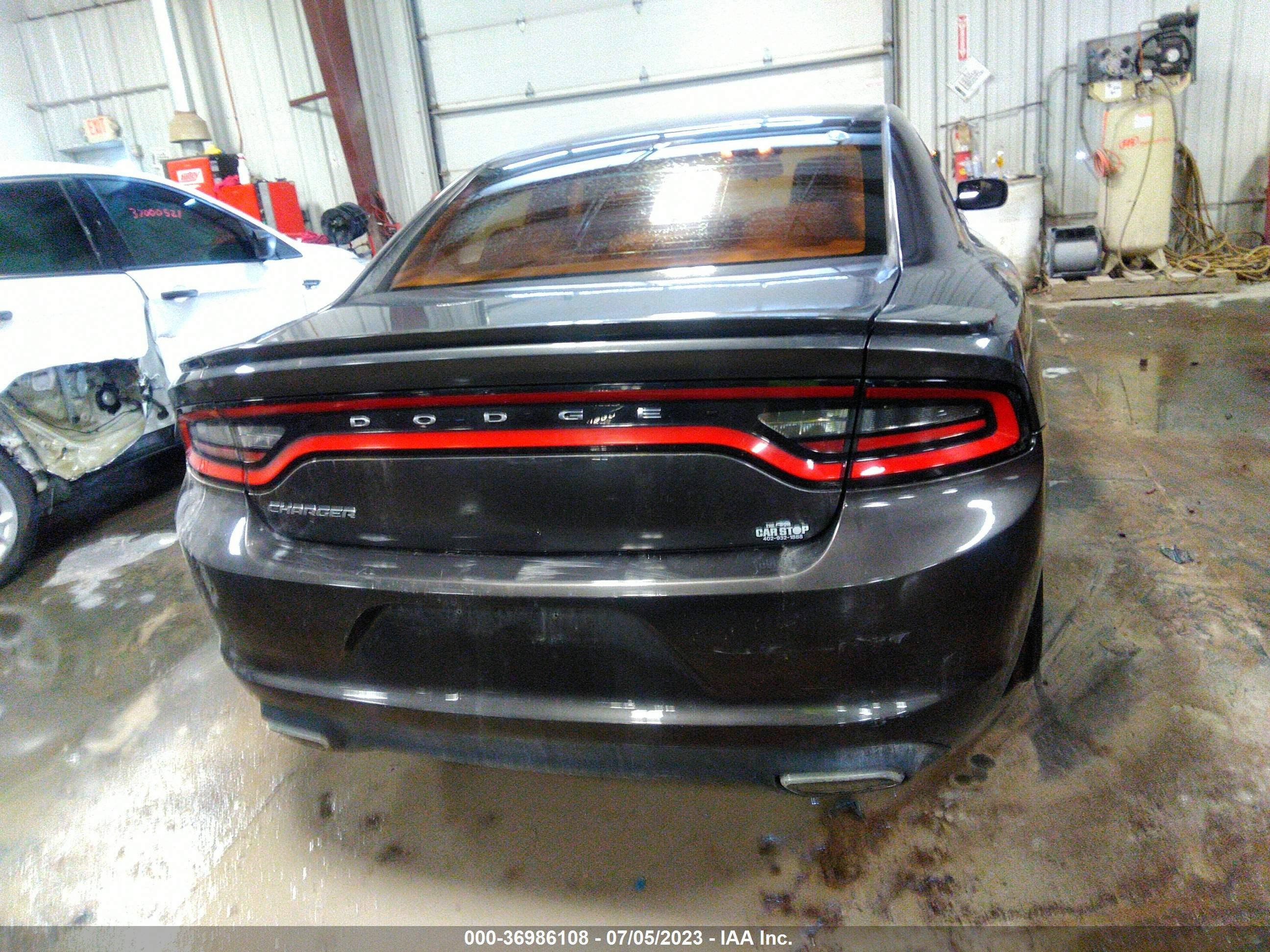 Photo 16 VIN: 2C3CDXBG0FH883885 - DODGE CHARGER 