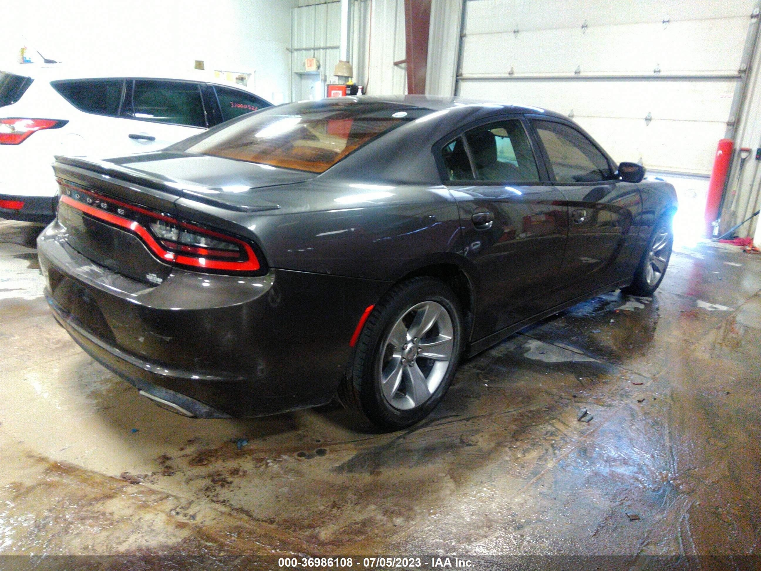 Photo 3 VIN: 2C3CDXBG0FH883885 - DODGE CHARGER 