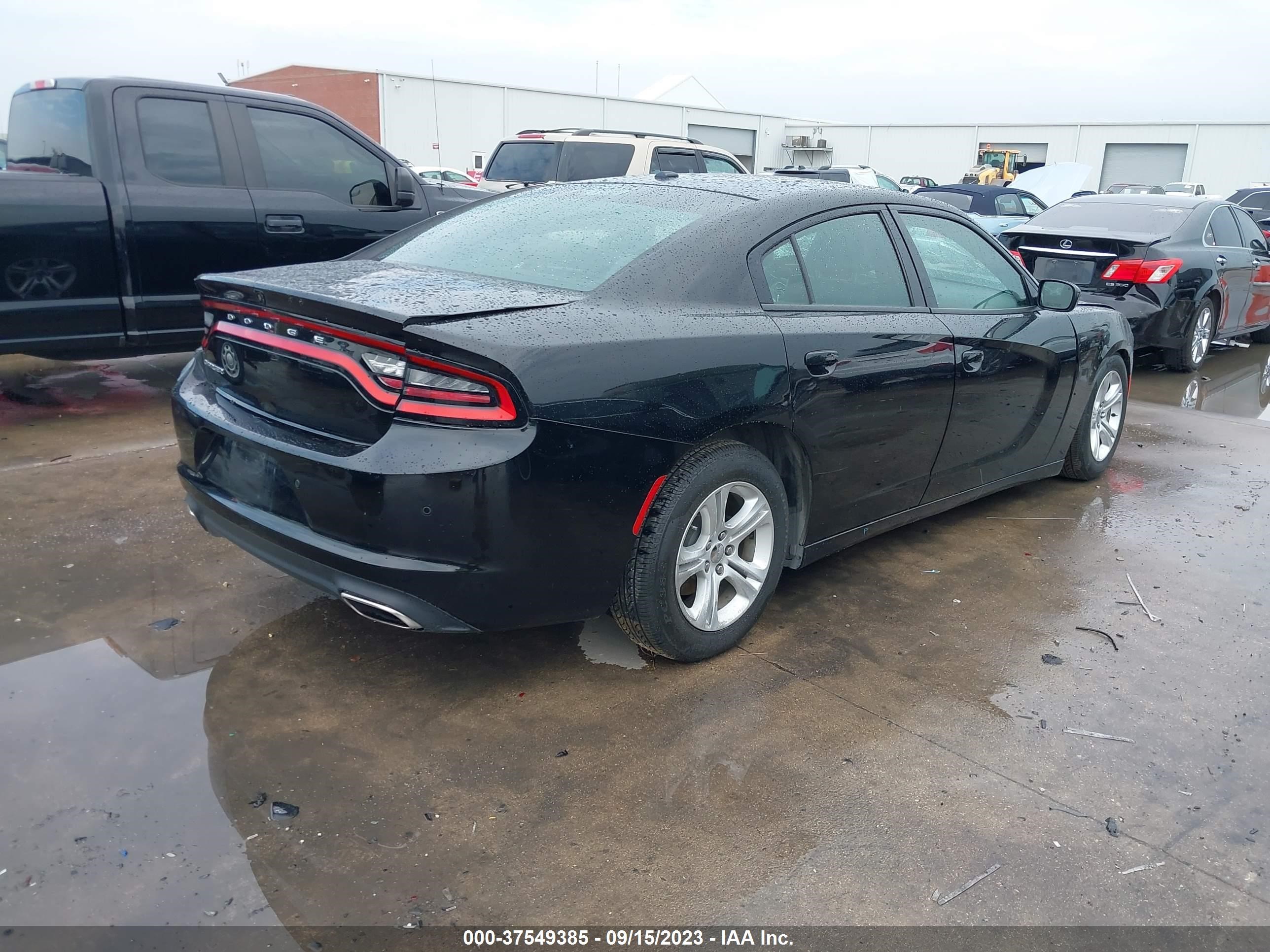 Photo 3 VIN: 2C3CDXBG0KH653113 - DODGE CHARGER 