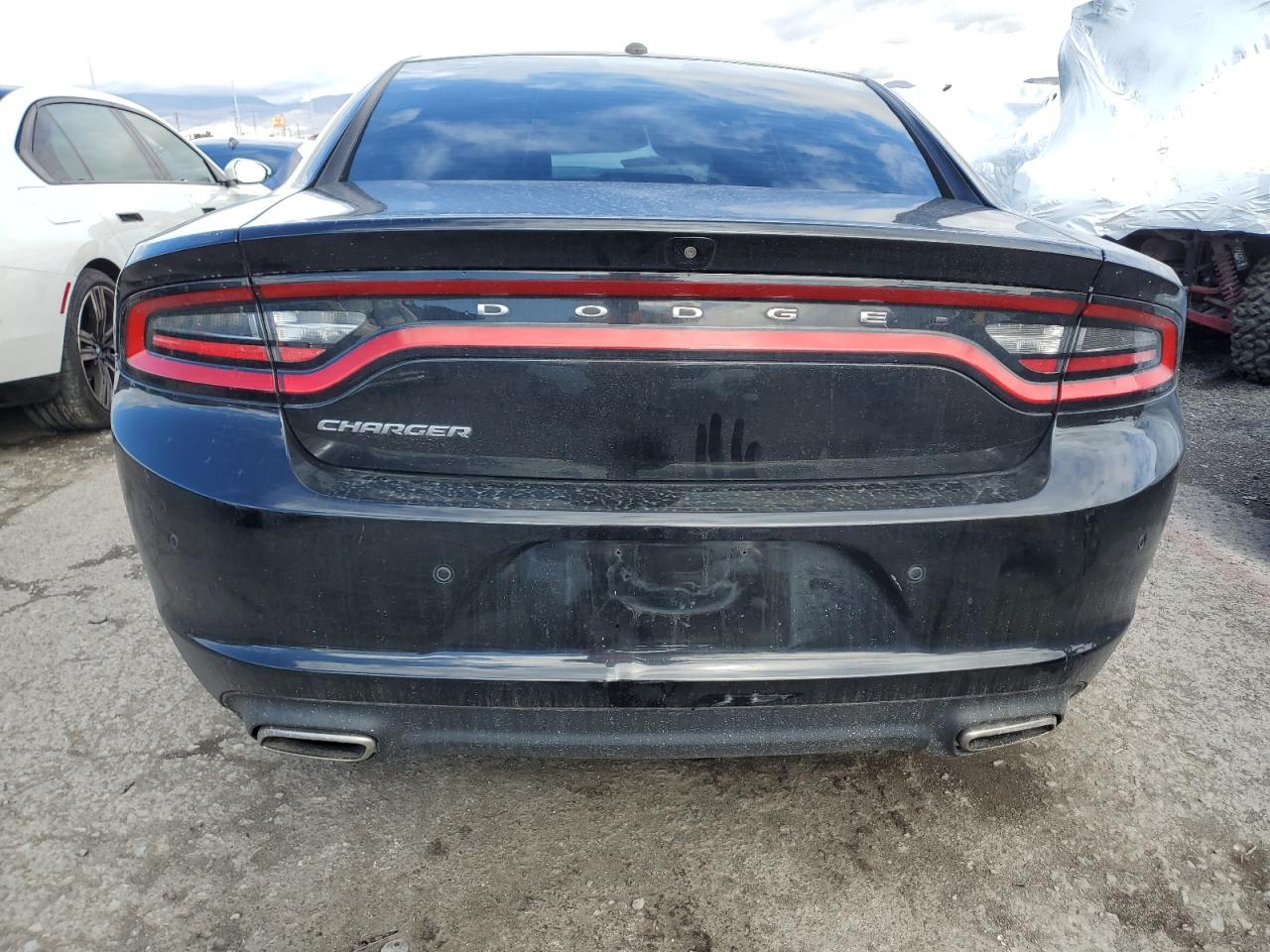 Photo 5 VIN: 2C3CDXBG0KH728070 - DODGE CHARGER 