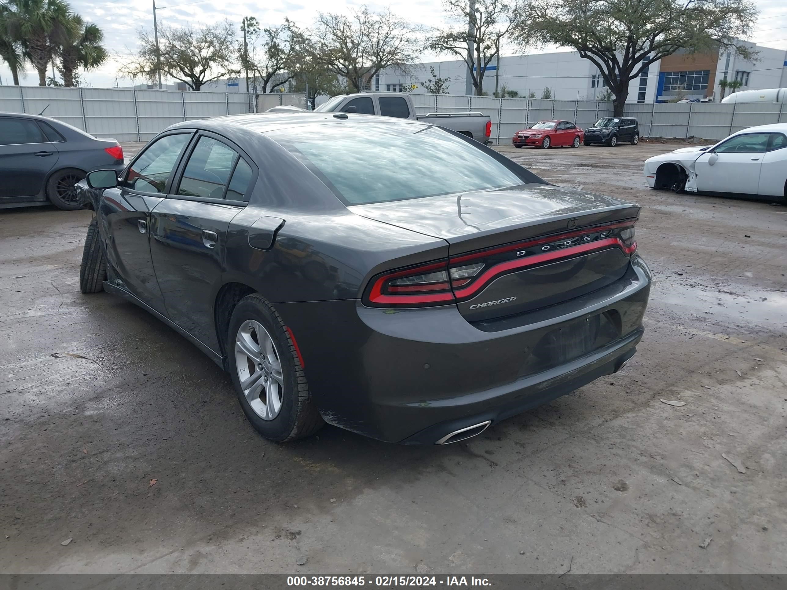 Photo 2 VIN: 2C3CDXBG0NH234683 - DODGE CHARGER 